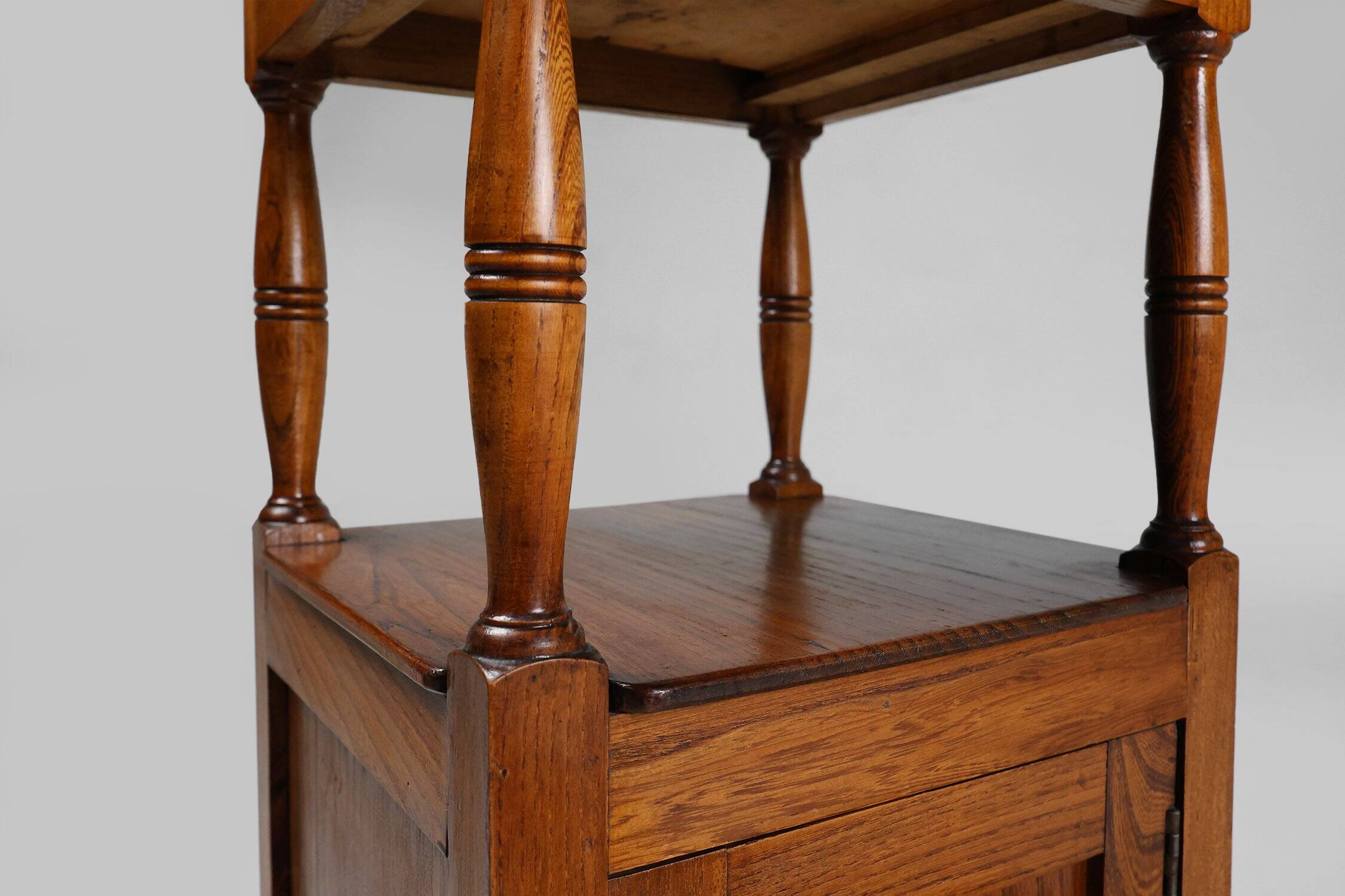 Table de nuit Art Déco française avec plateau en pierre bleue, années 1920