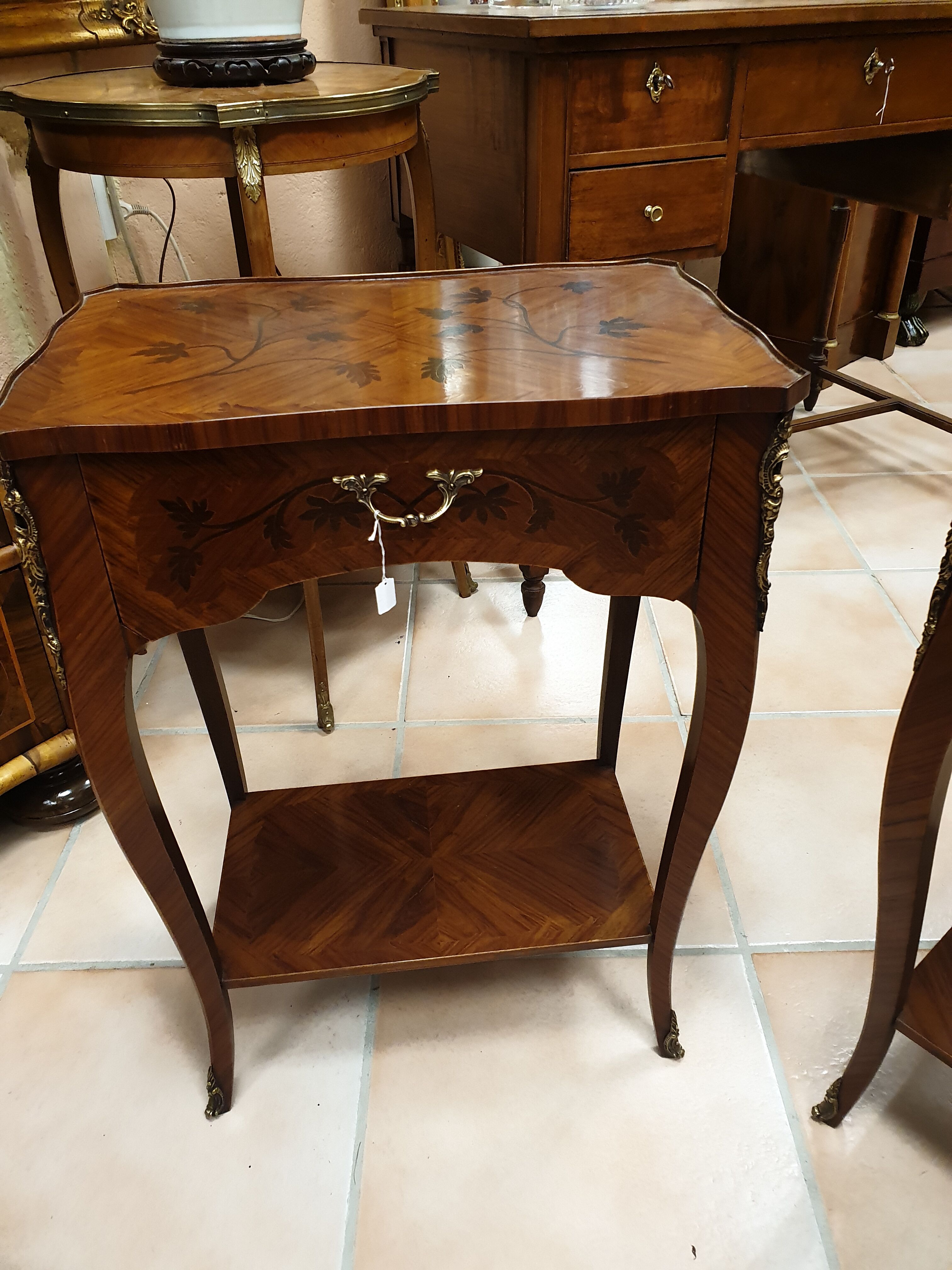 Side table in pink wood