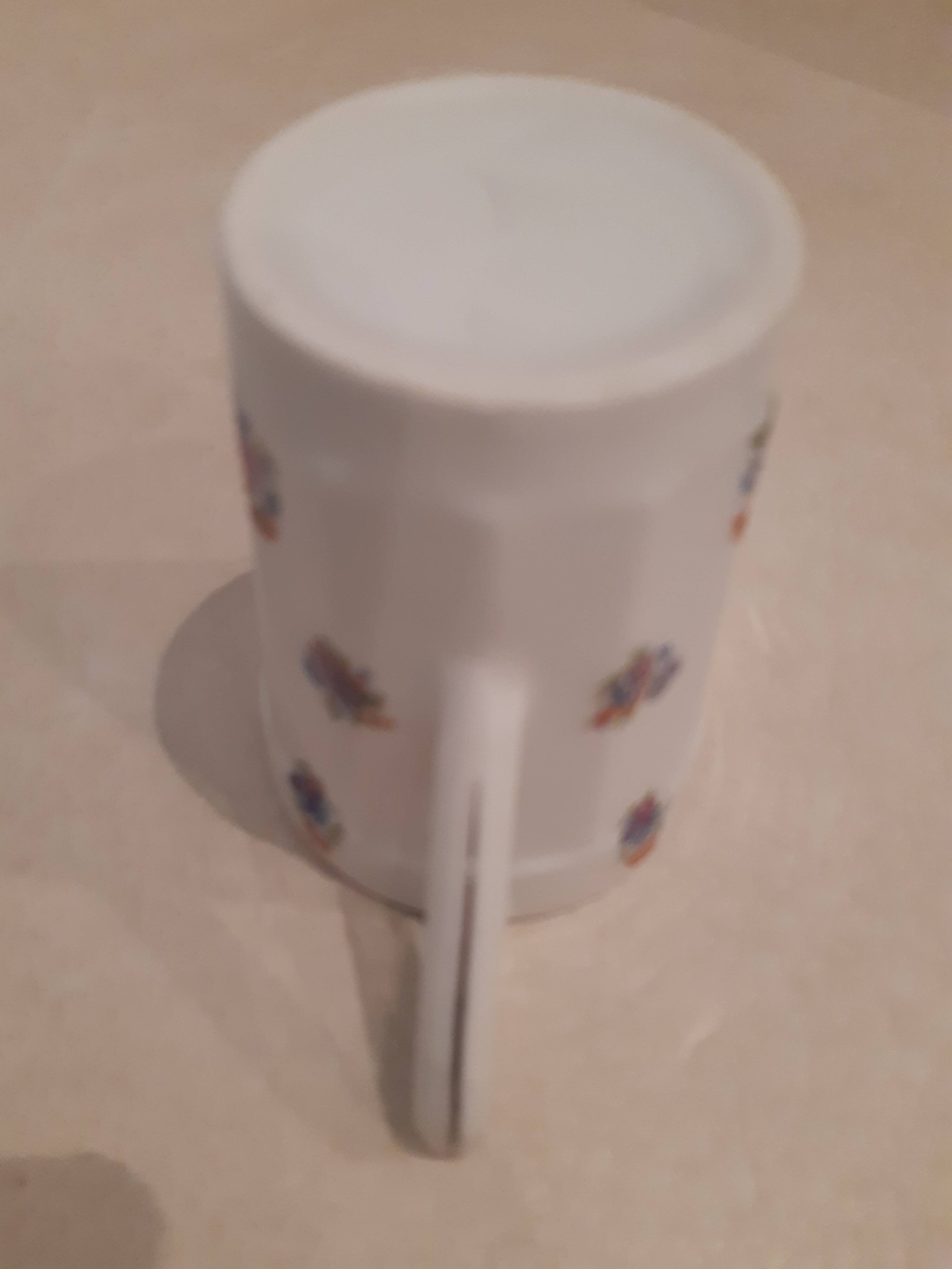 Large milk jug and sugar bowl from the 1930s, decorated with a bouquet of flowers. Silver thread.