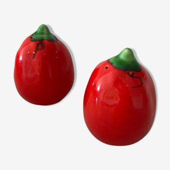 Salt and pepper tomato