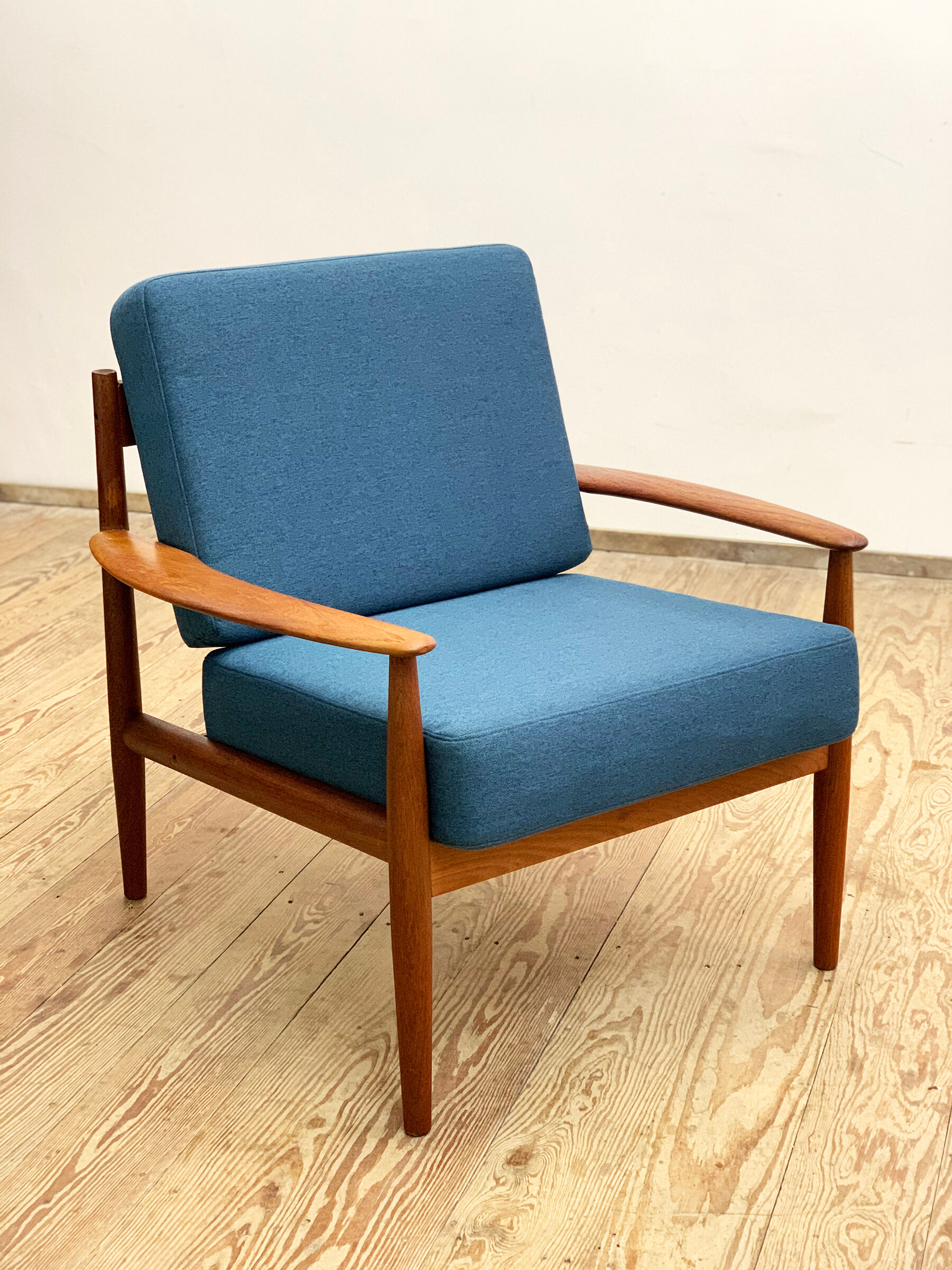 Armchair by Grete Jalk for France & Son, Danish Design, 1950er
