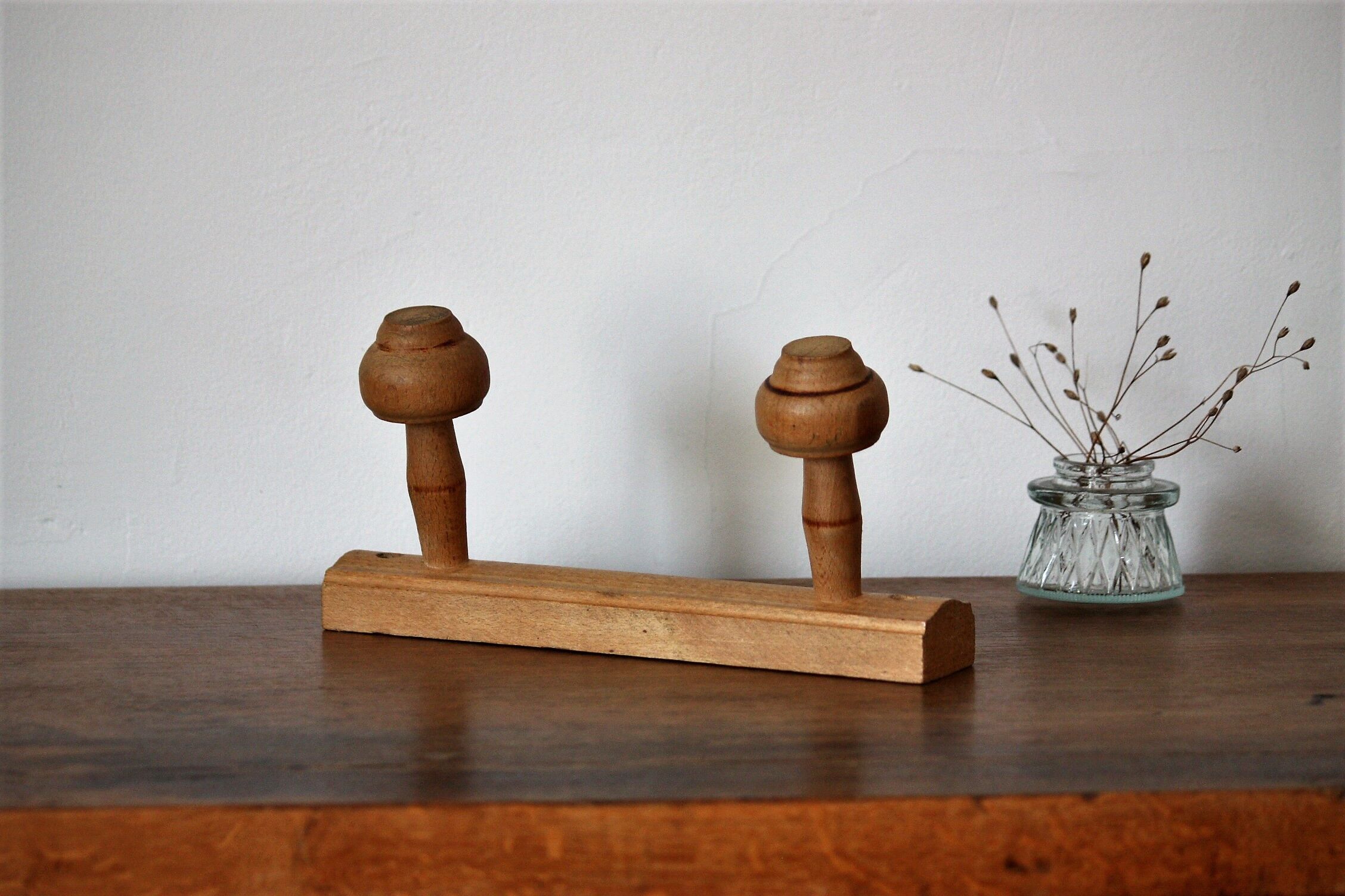 Light wood coat holder 2 patères