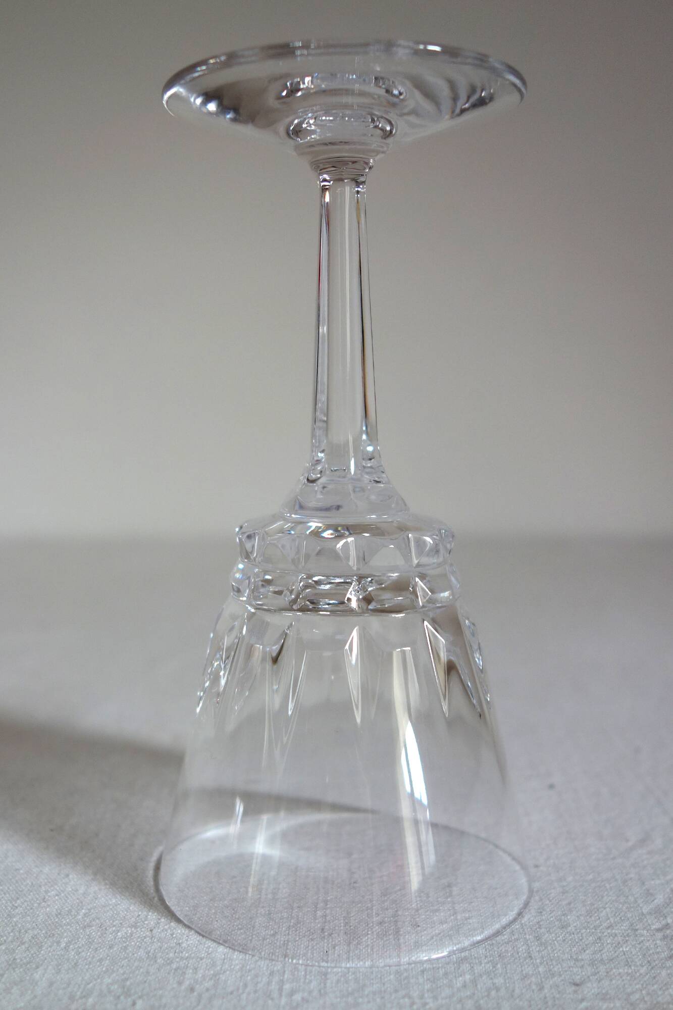 8 vintage Vannes crystal white wine glasses