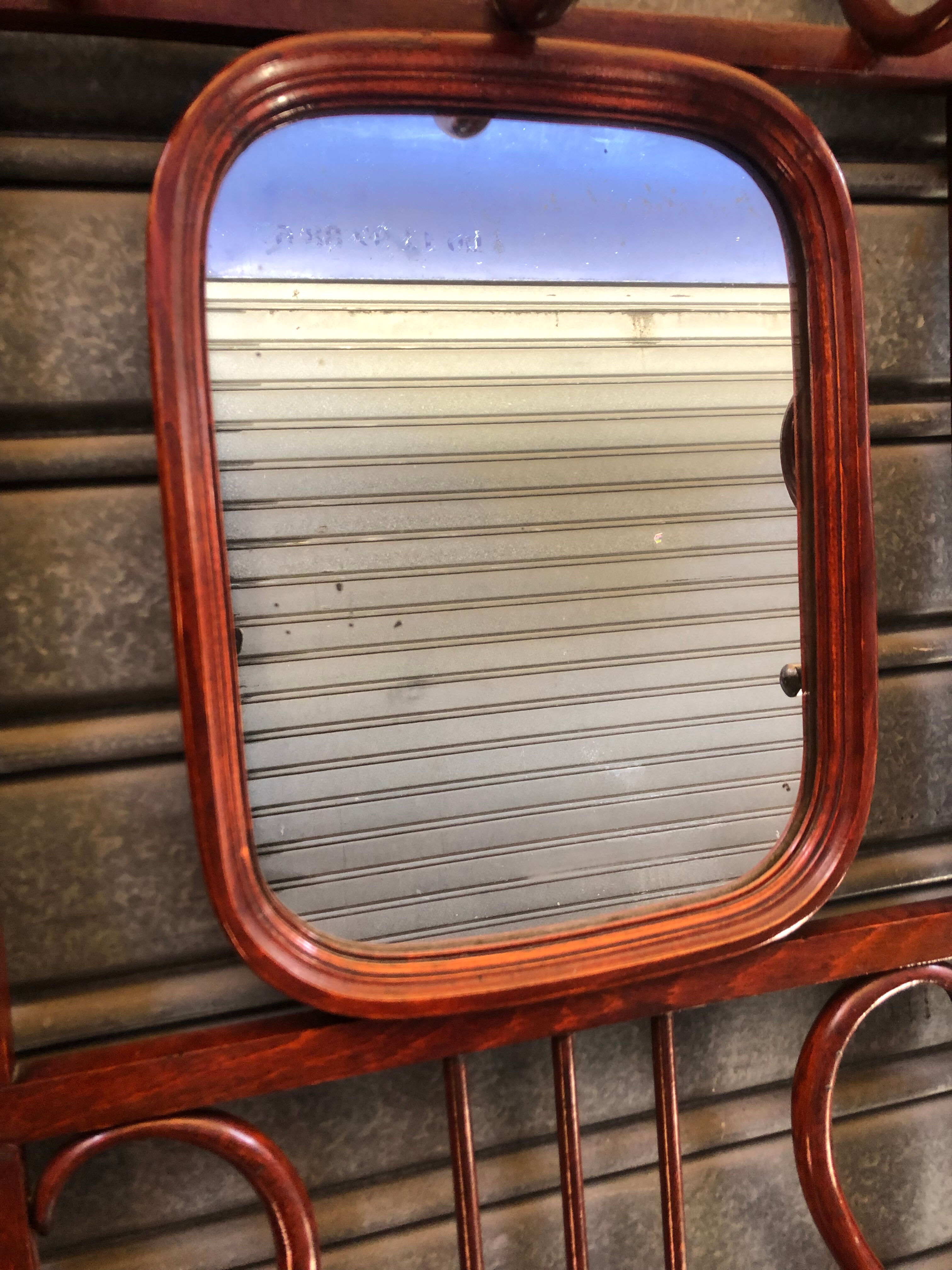 Wall coat rack in curved wood 1900 mahogany color