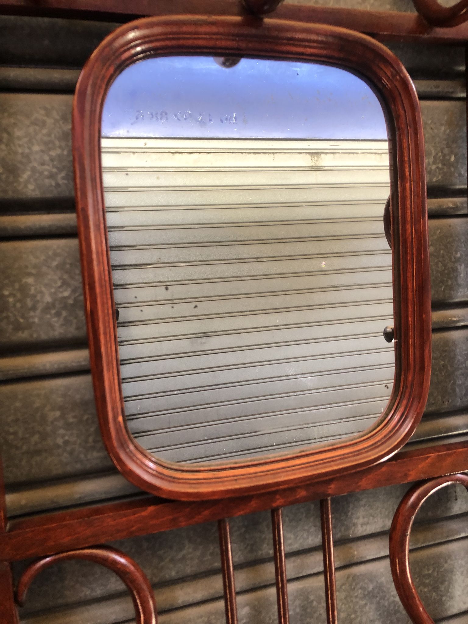 Wall coat rack in curved wood 1900 mahogany color