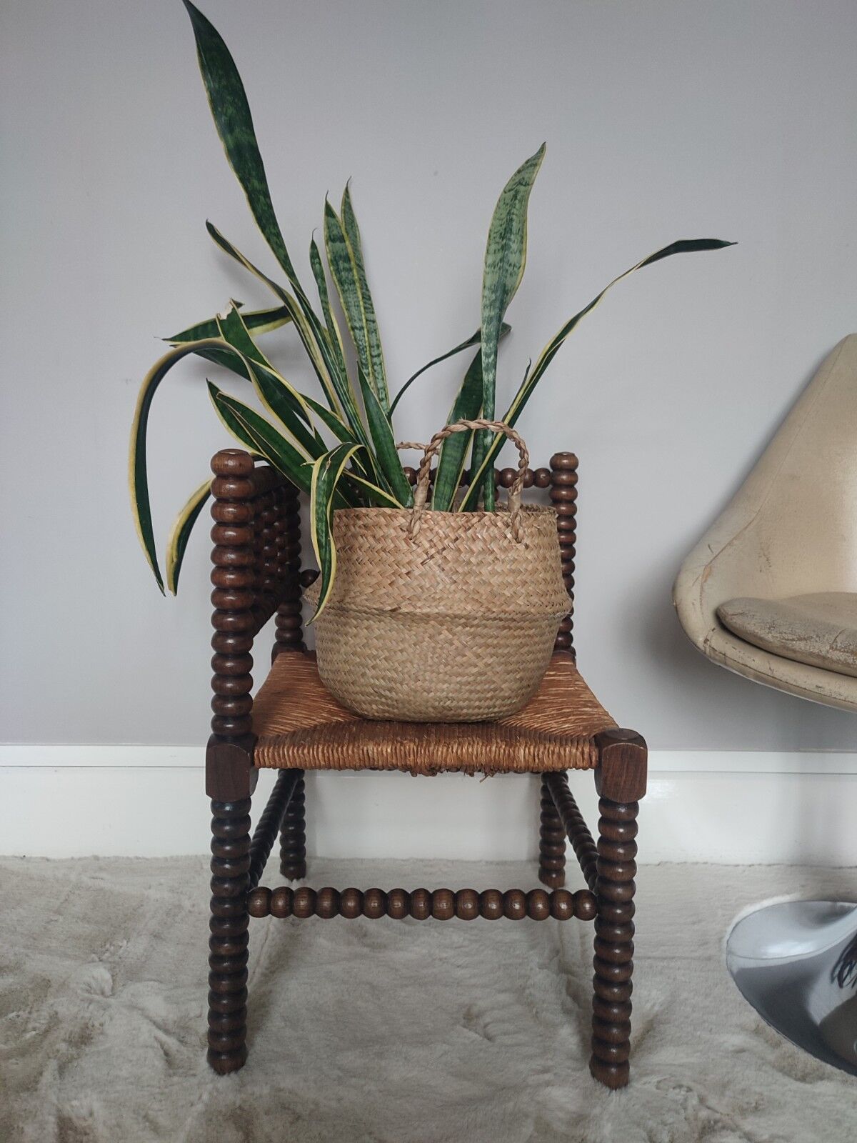 Turned wooden corner chair