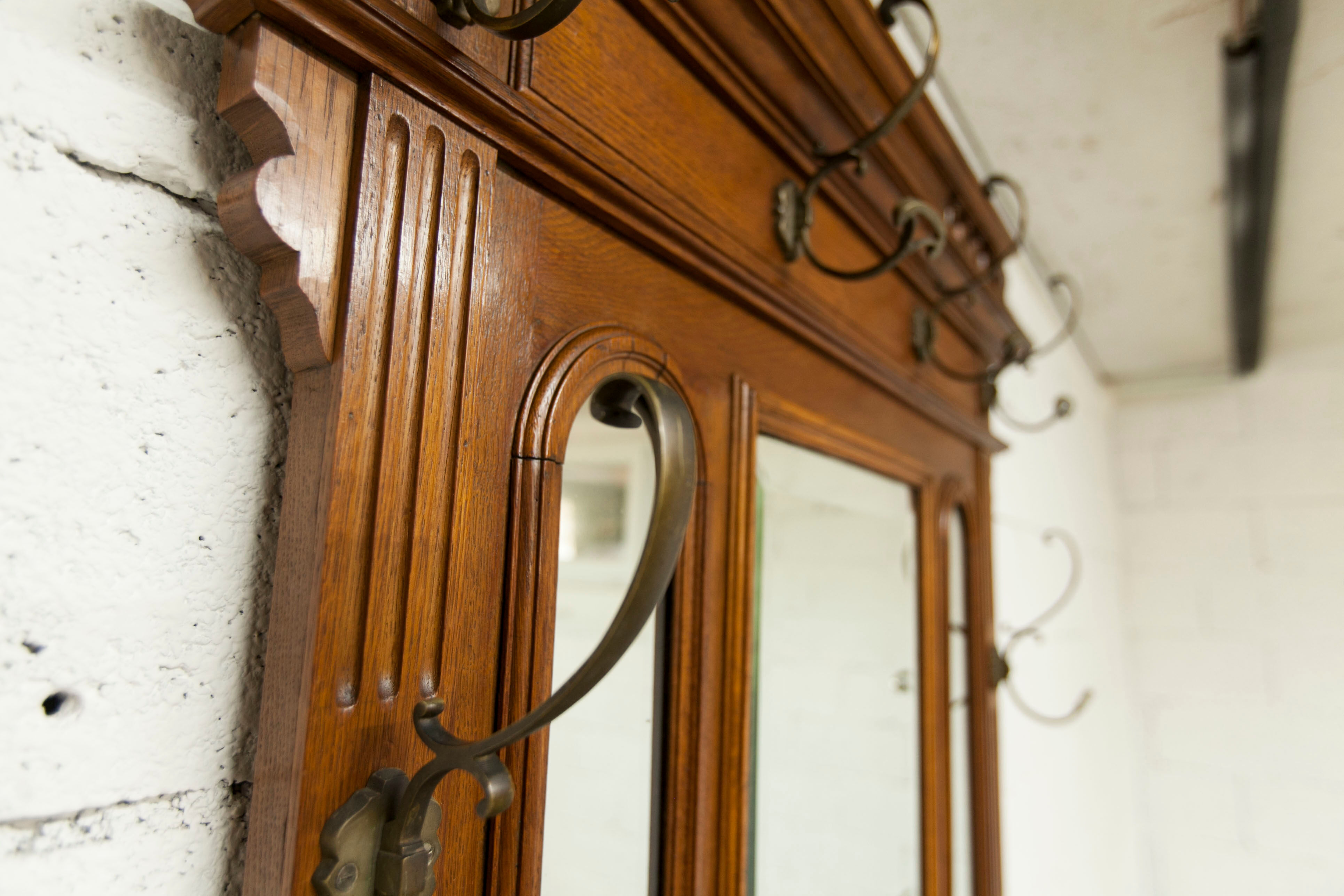 Vestiaire Napoléon III en noyer fin 19e, 3 miroirs, marbre