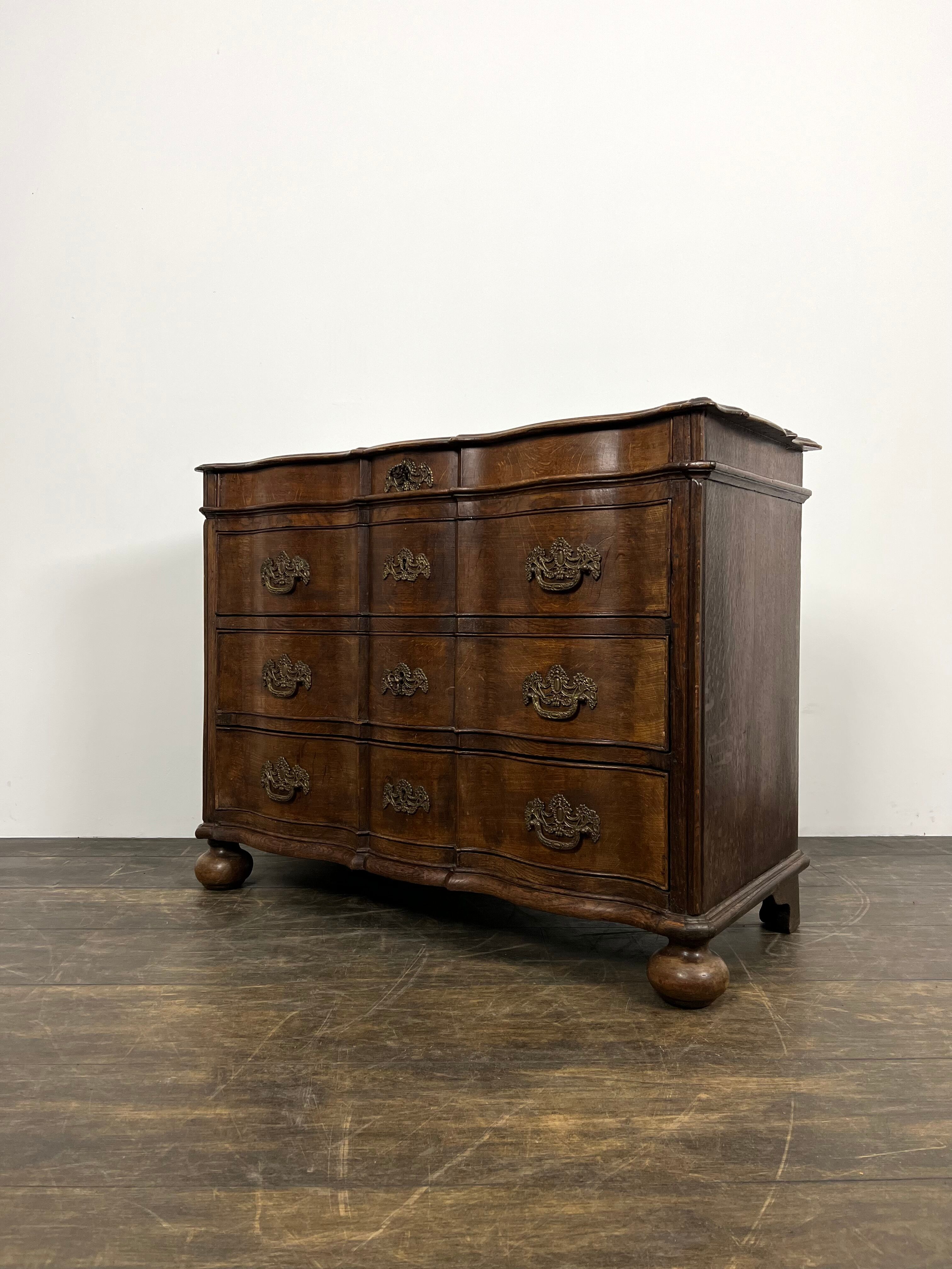 Commode en chêne hollandais 18c
