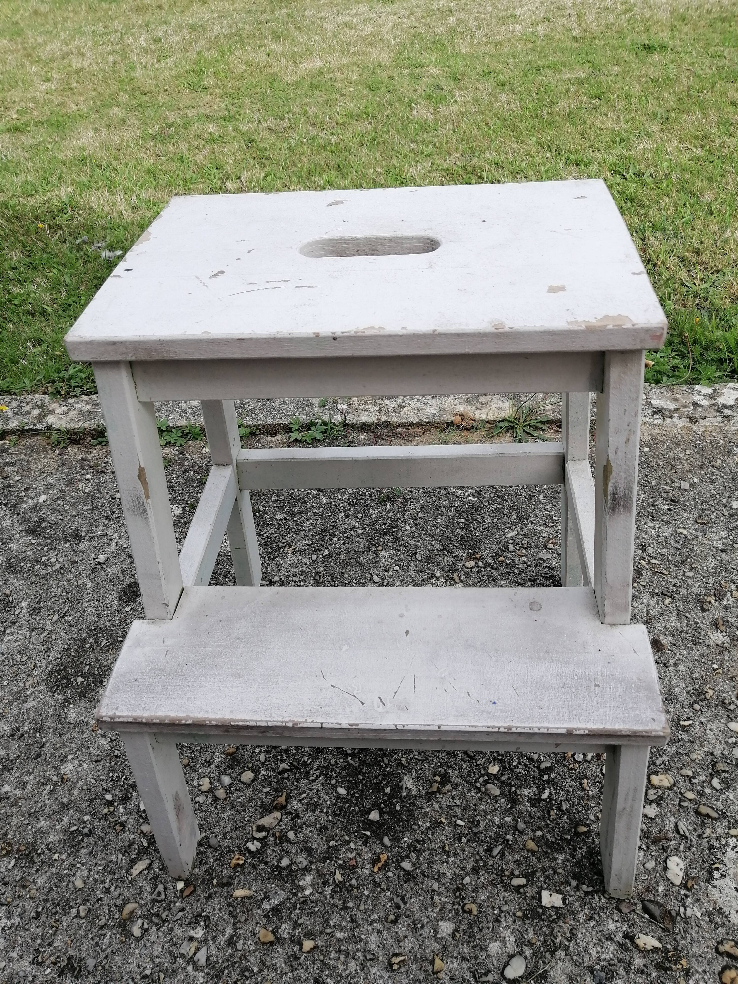 Wooden step for workshop