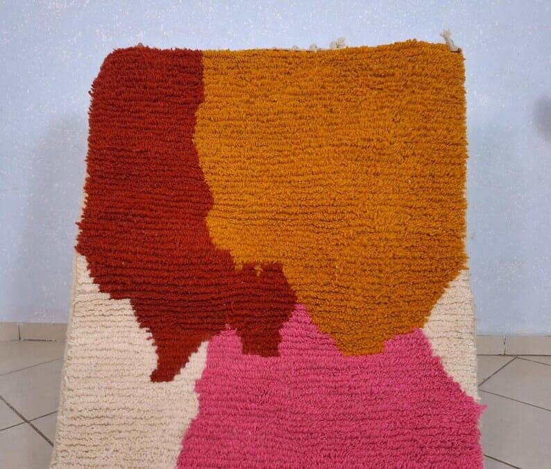 Handmade traditional Beni Ourain Berber rug, size 150 x 250 cm.