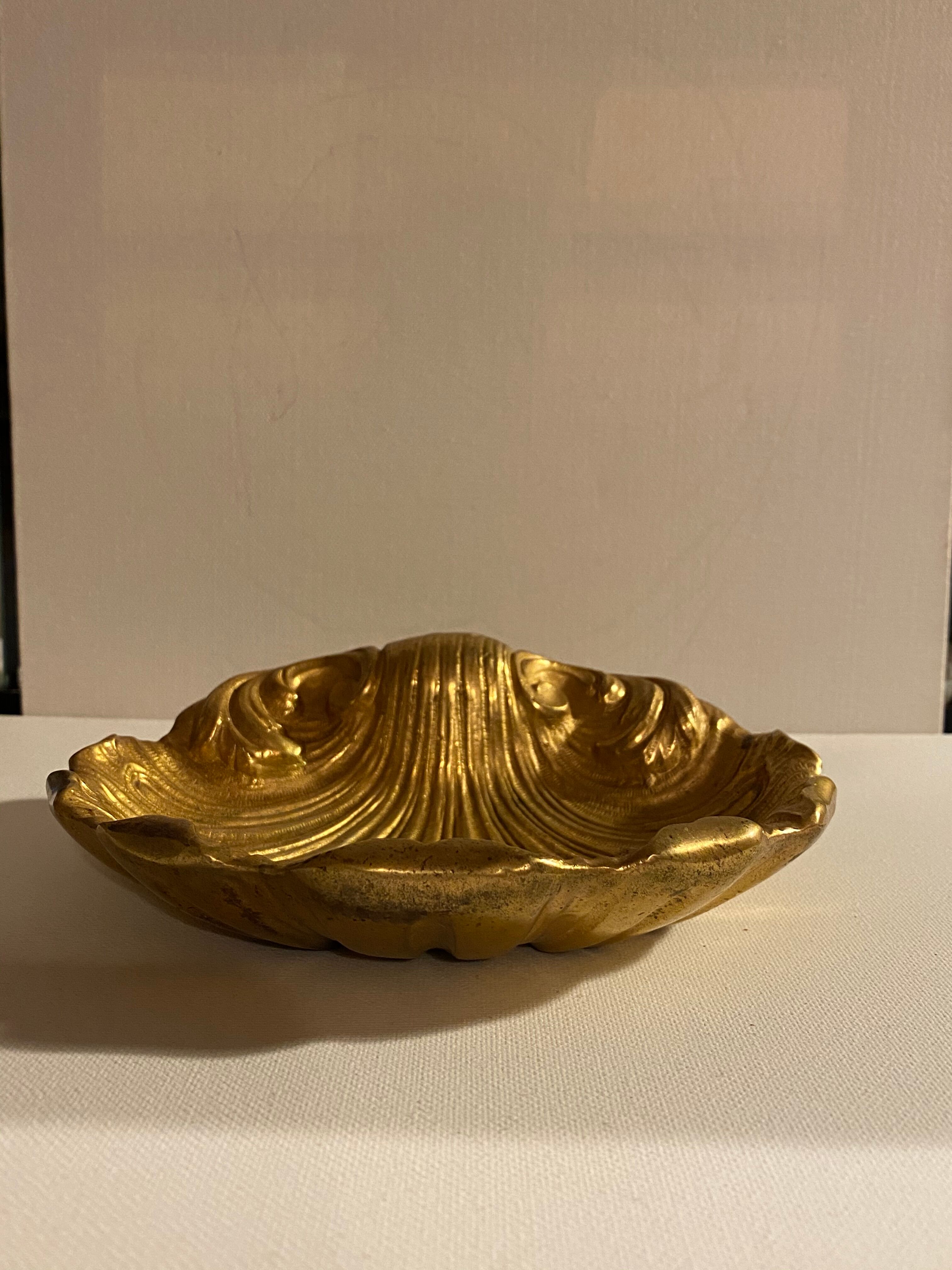 Vintage bronze shell trinket bowl
