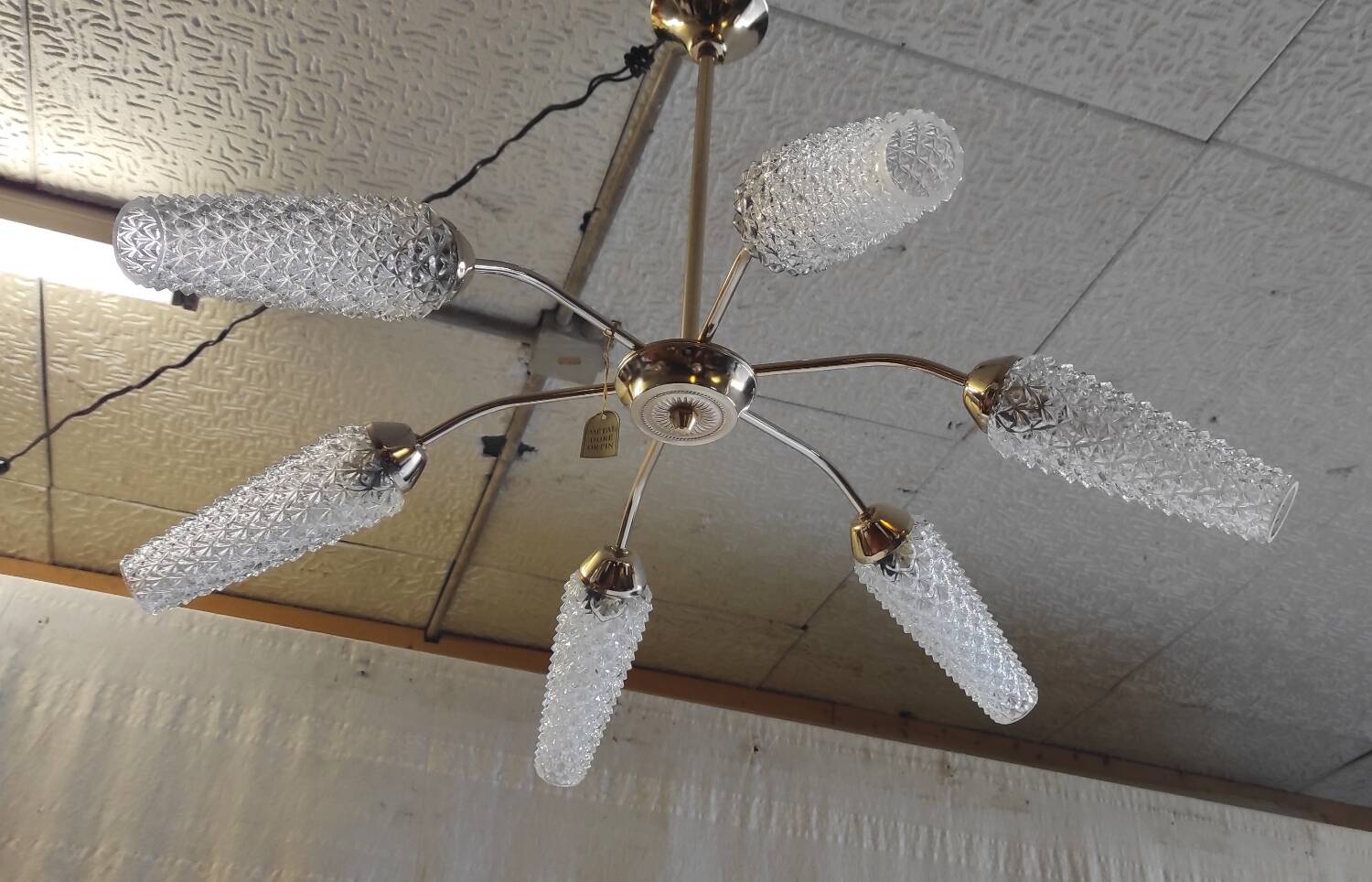 Chandelier with 6 lights in gold-plated metal and glass tulip - mid 20th century.