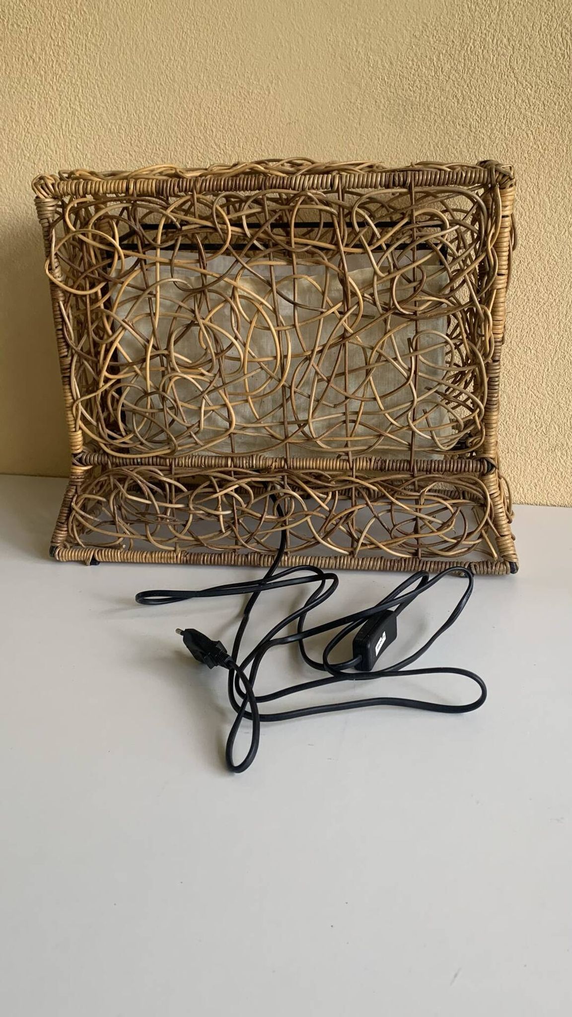 Lampe de sol/table en osier vintage