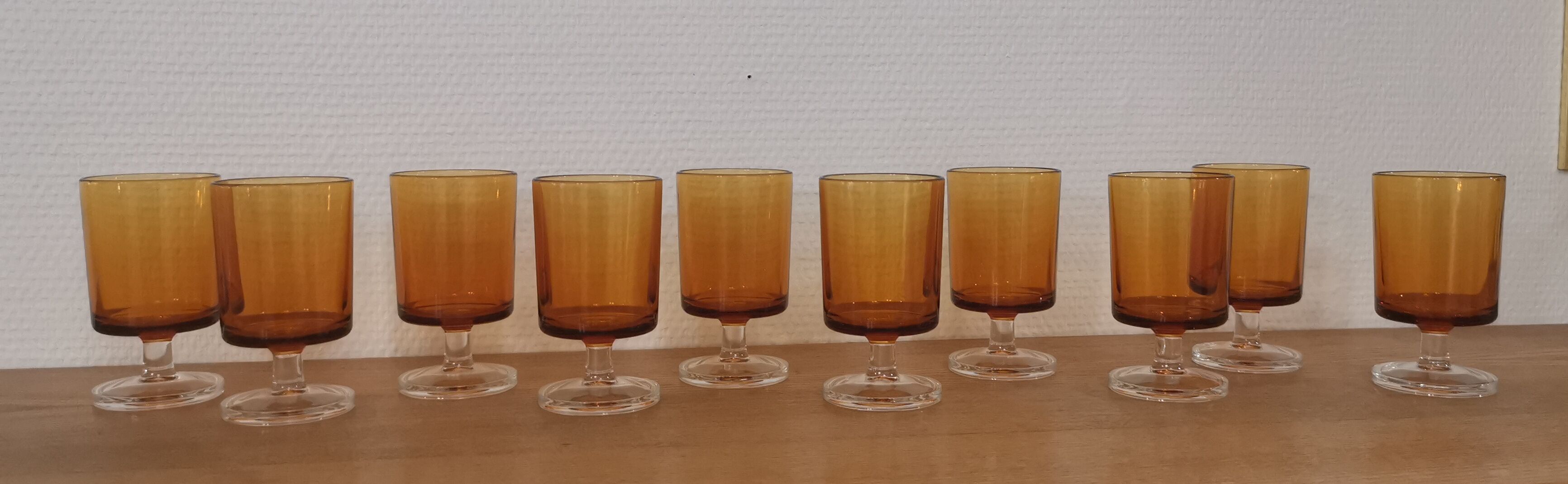 Lot 10 wine glasses Luminarc Cavalier amber