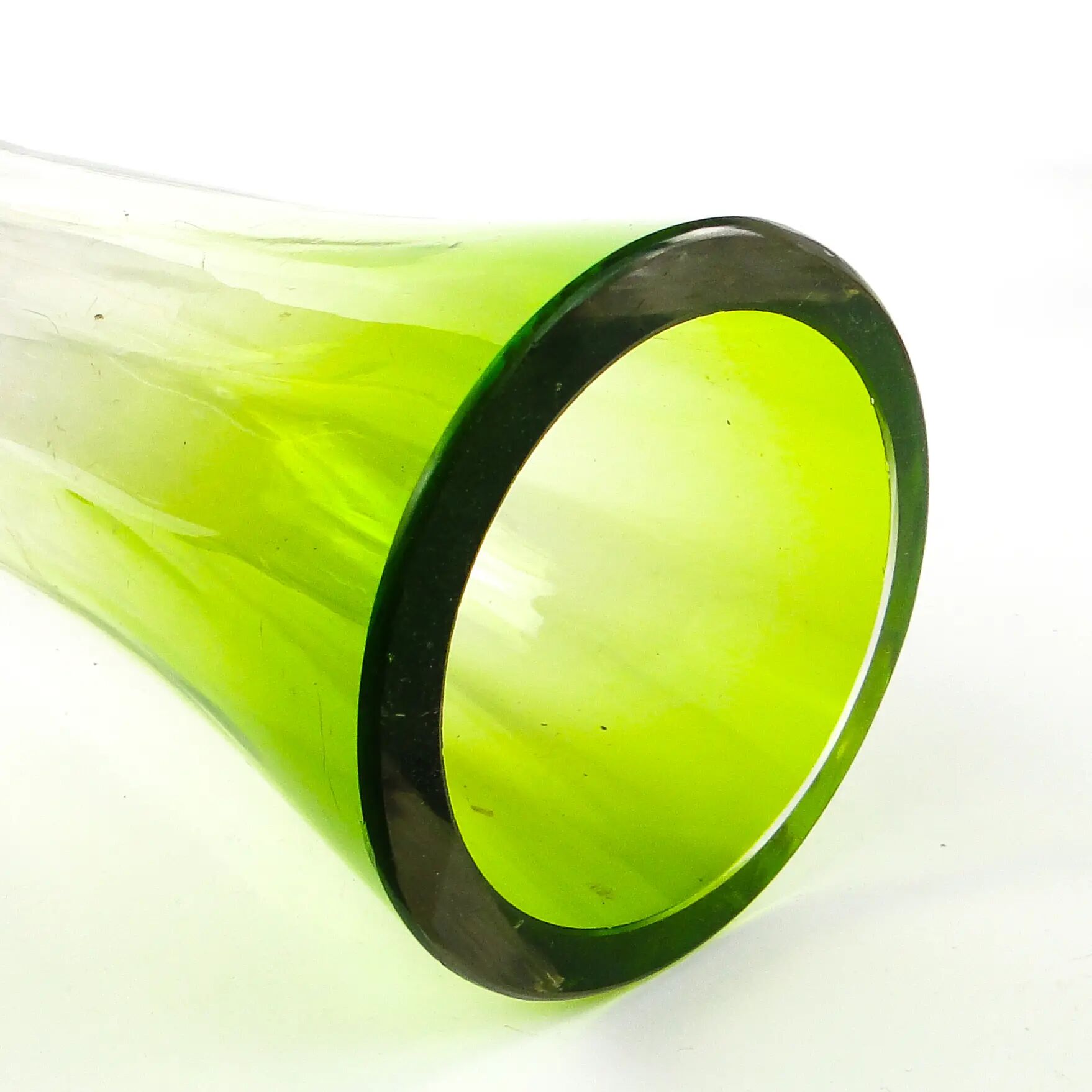 Vase Art Nouveau, verre vert, France, début du 20e siècle