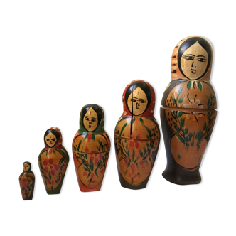 Indian-style wooden nesting dolls