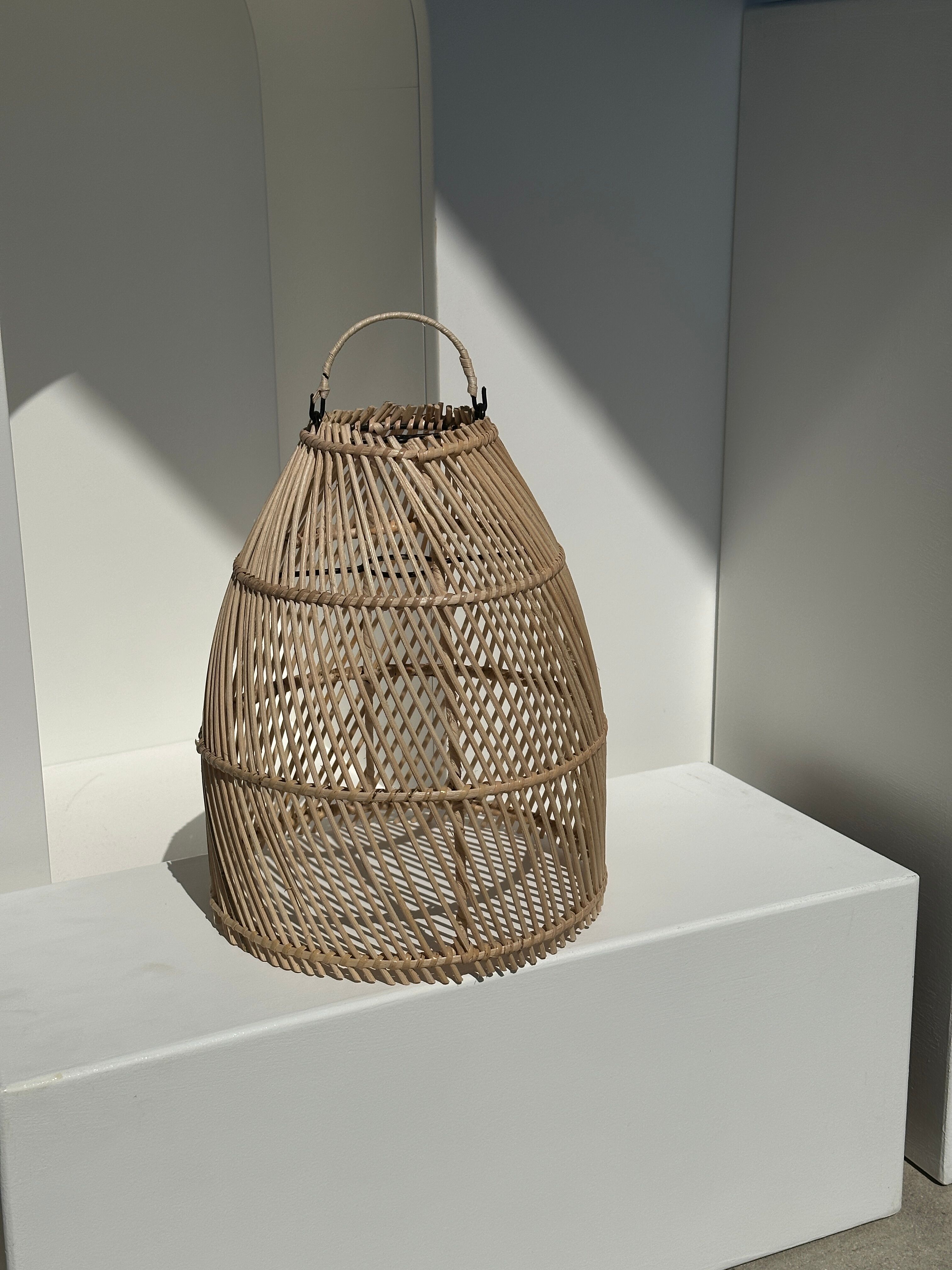 Suspension en rotin en forme de cloche d25 h28