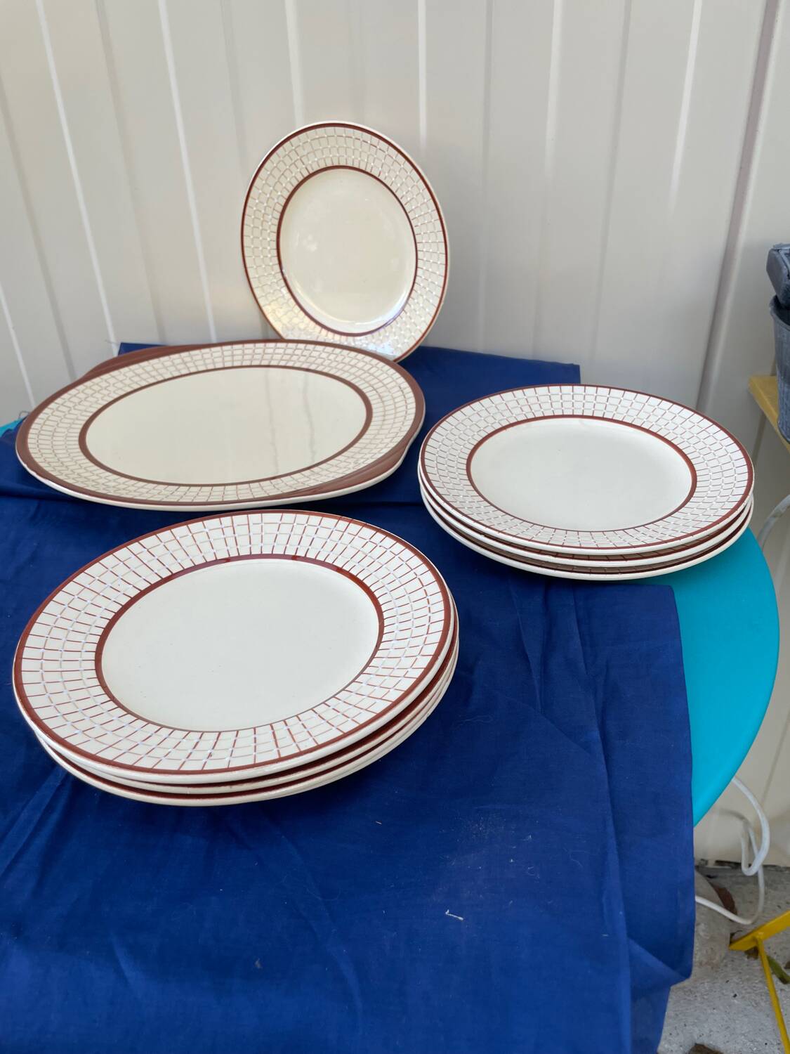 Longchamps cake and dessert dish