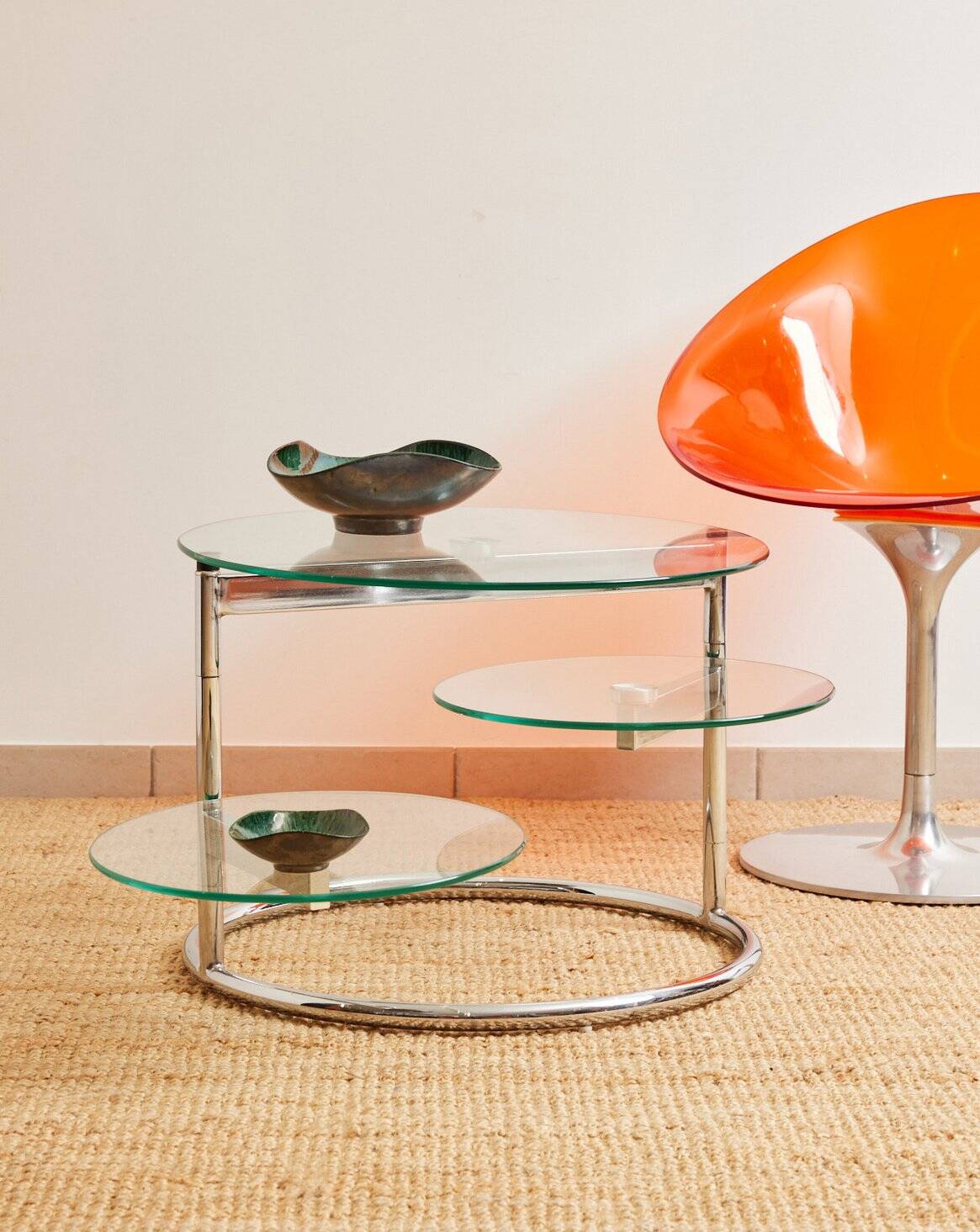 Table basse en verre et métal tubulaire avec plateaux pivotants