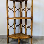 Vintage rattan corner shelf – Natural elegance and airy lines