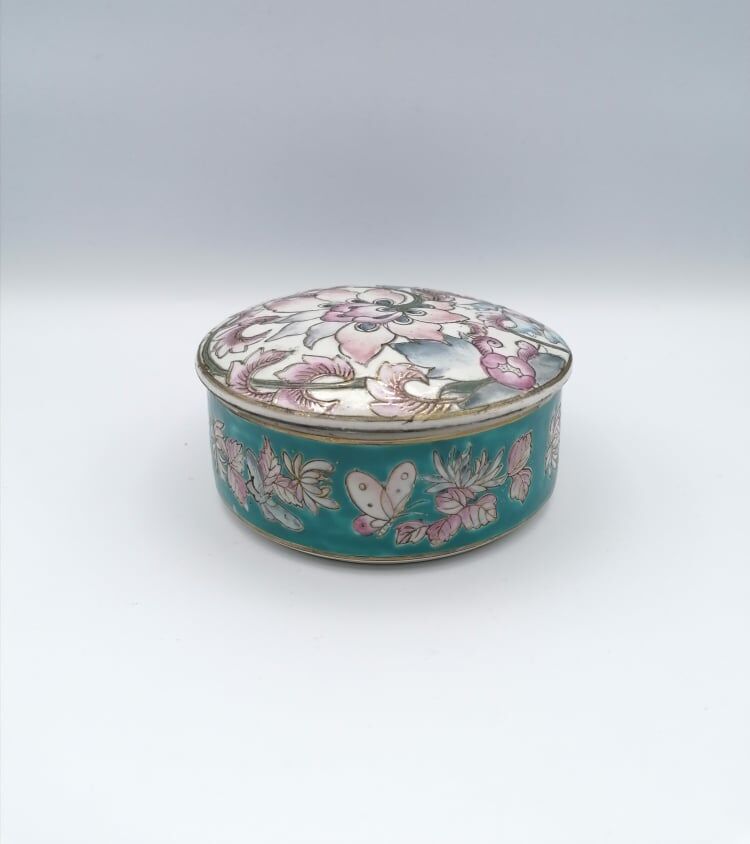 Jewelry box