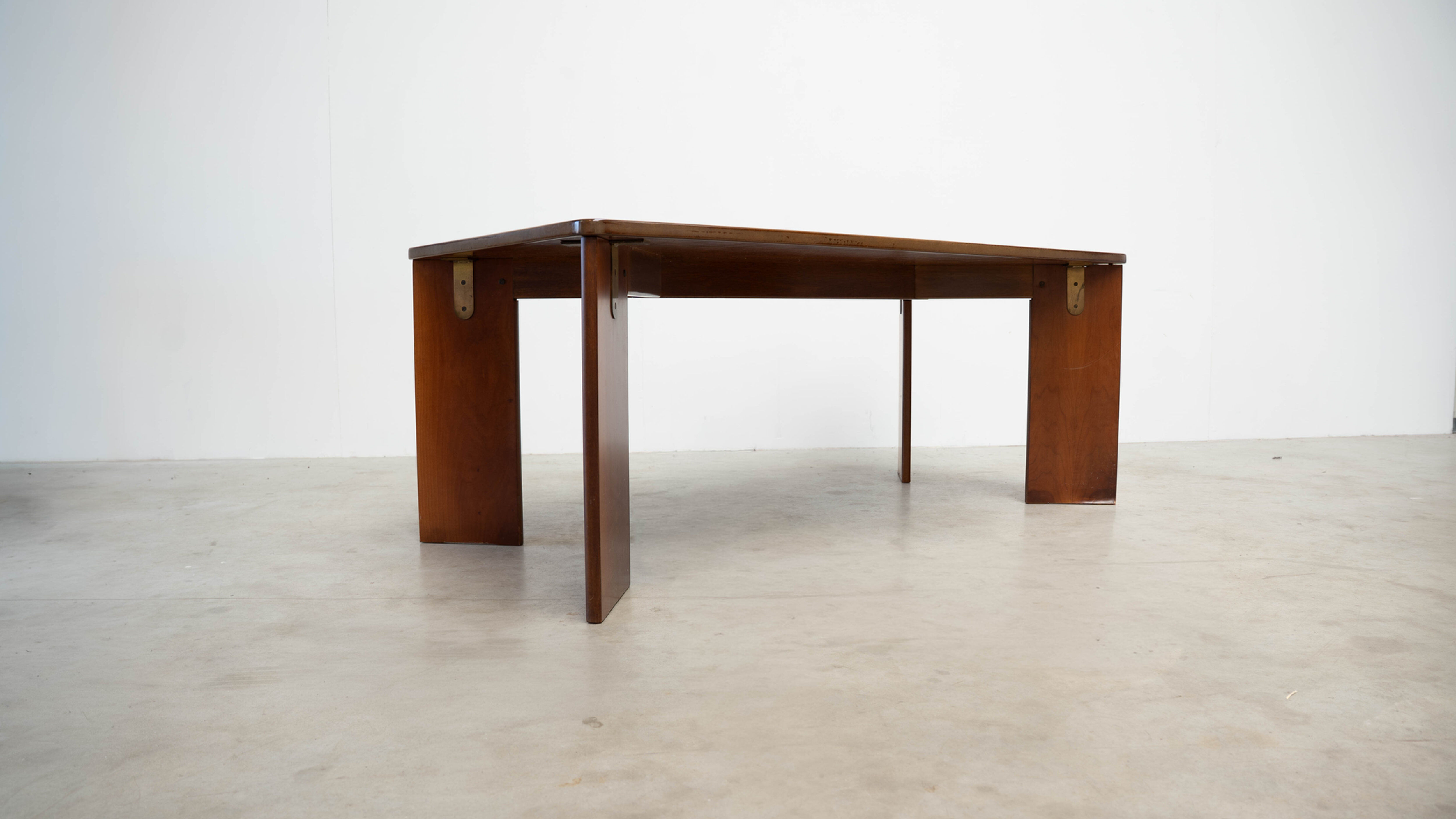 Italian sculptural dining table