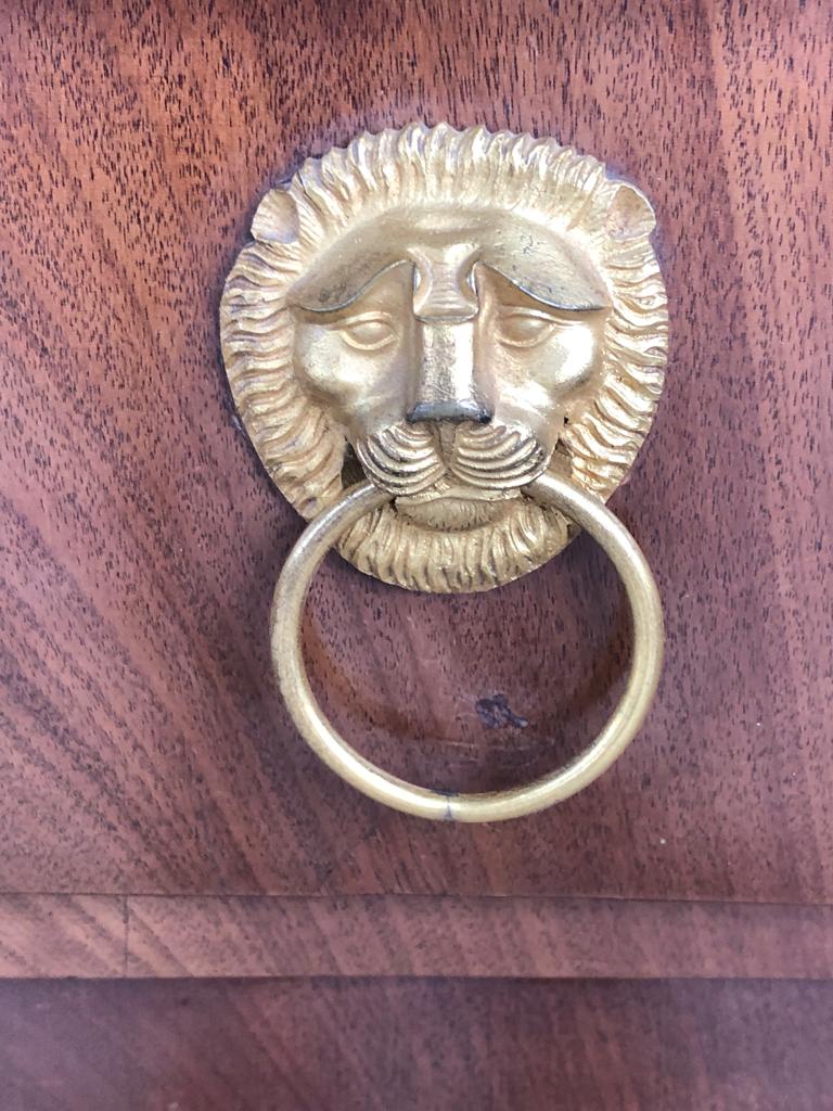 Commode retour d’égypte en acajou pieds griffes époque empire