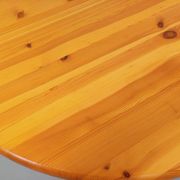 Table à manger ronde scandinave vintage style Rainer Daumiller en pin