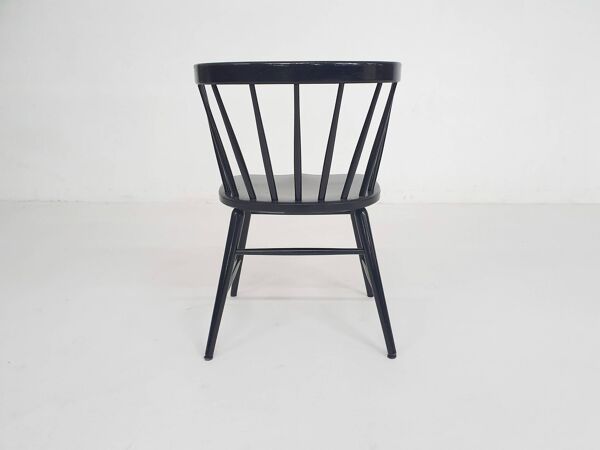 Chaise de salle à manger à dossier en épingle noire attribuée à Nesto, Danemark, années 1960.