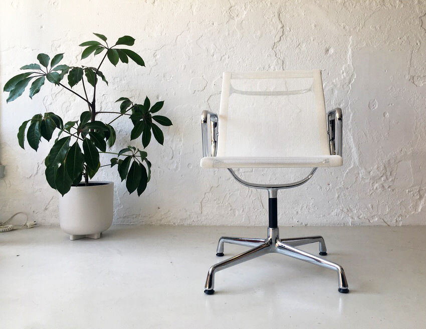 Eames swivel office chair, Vitra, 2018