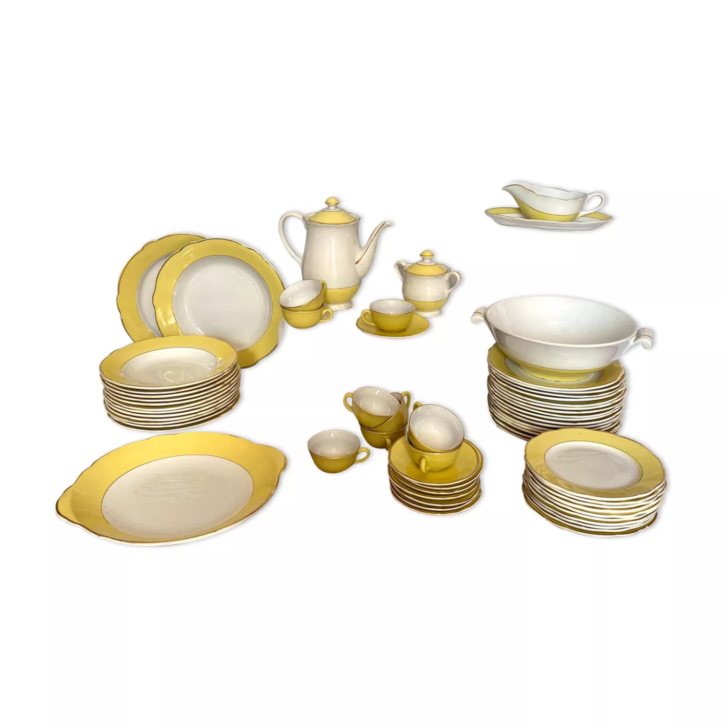 Service de 52 pièces en porcelaine kg luneville, modèle jonquille