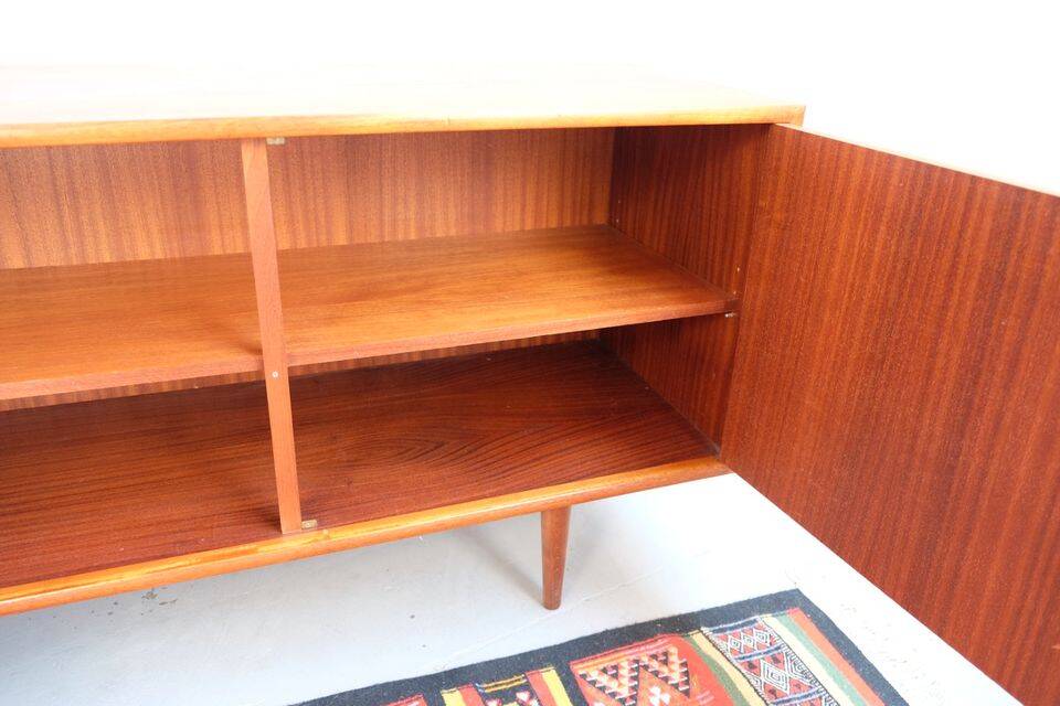 Buffet WK in teak, retro vintage style from the 60s-70s.