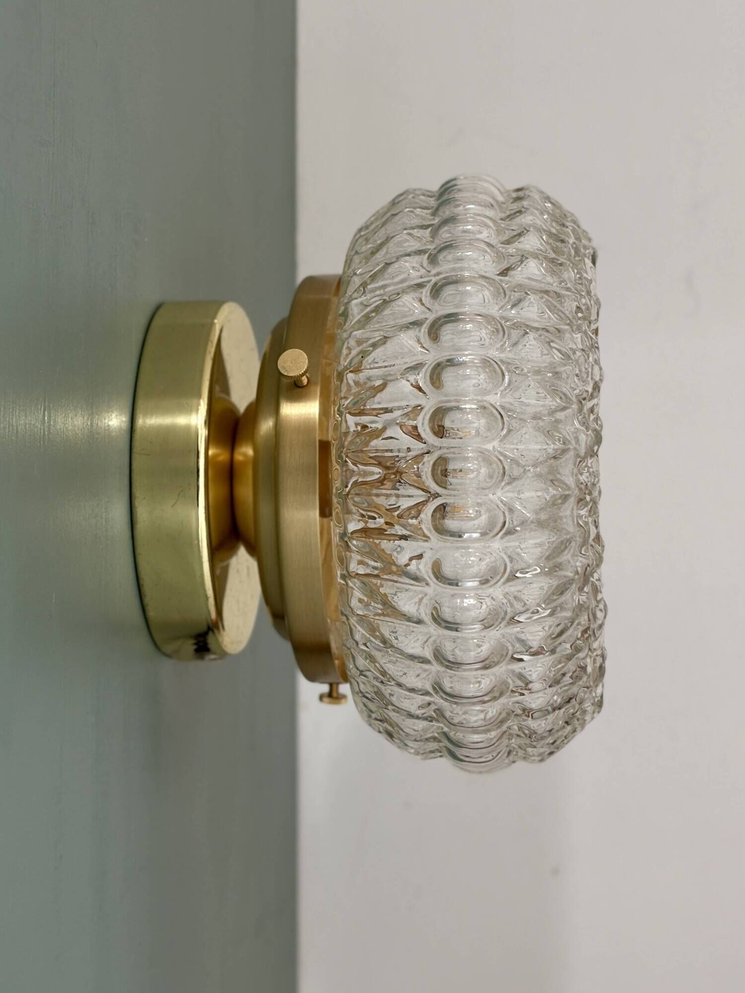 Vintage glass moulded globe wall or ceiling light (PLAFF1)