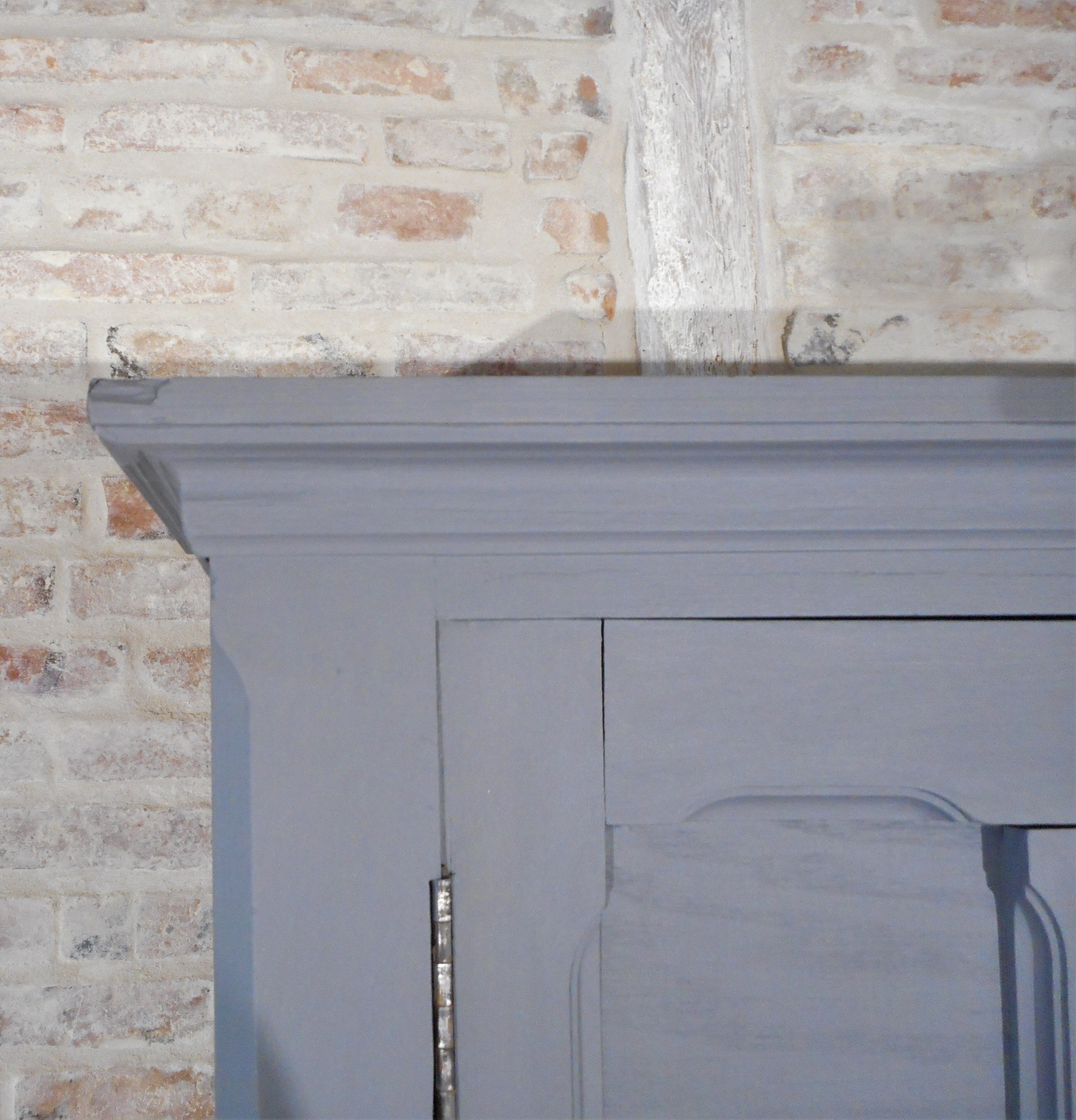 Armoire parisienne