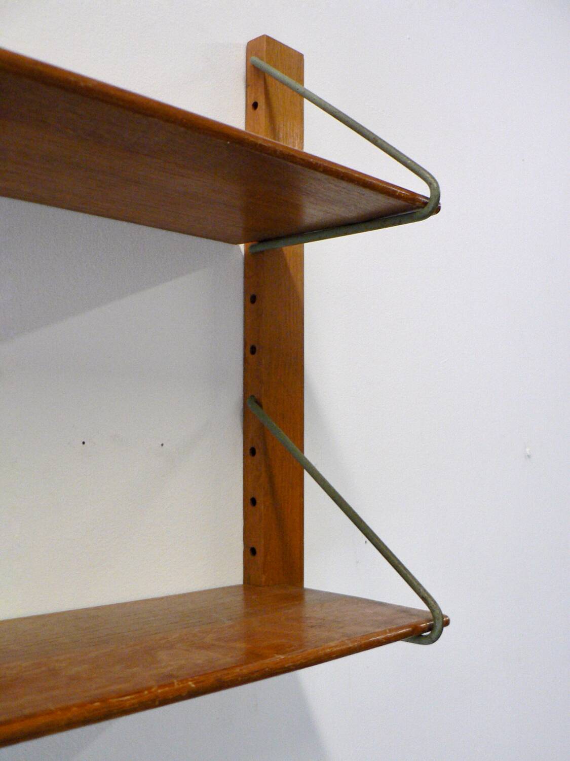 A shelf by Jacques Hauville