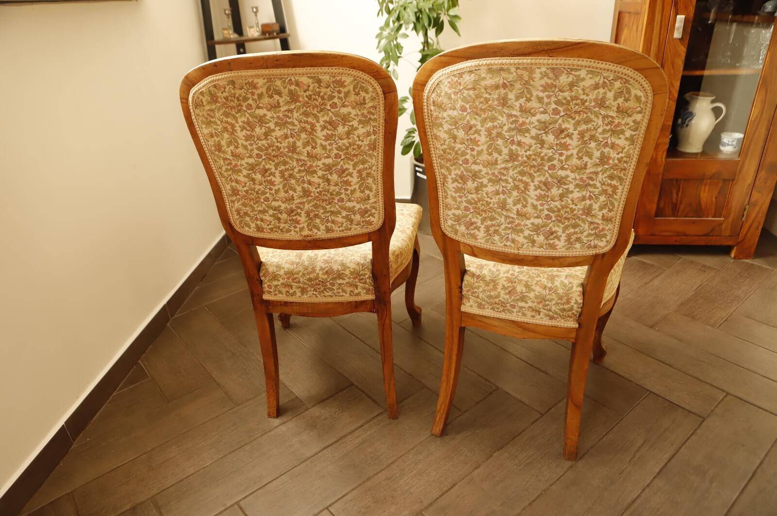 Vintage salon sofa set with floral upholstery