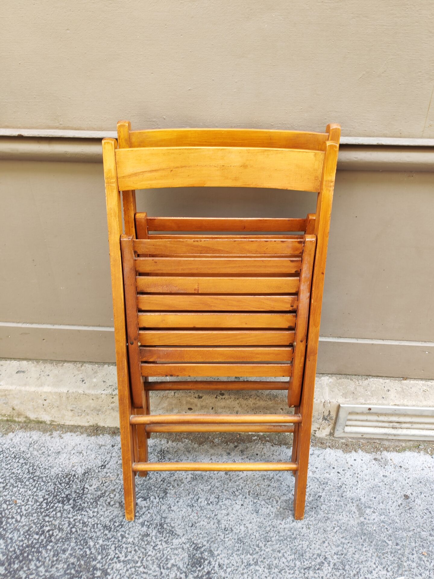 Lot de 2 chaises pliantes en bois vintage