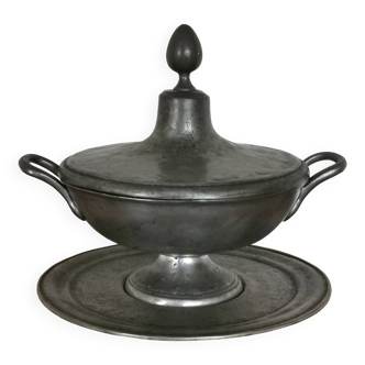 Soup tureen with solid pewter tray
