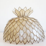 Petal hanging of mother-of-Pearl and brass