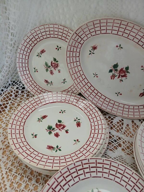 12 assiettes + 1 Plat Digoin et Sarreguemines