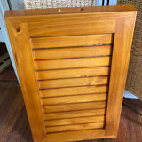 Removable wooden tray with folding legs