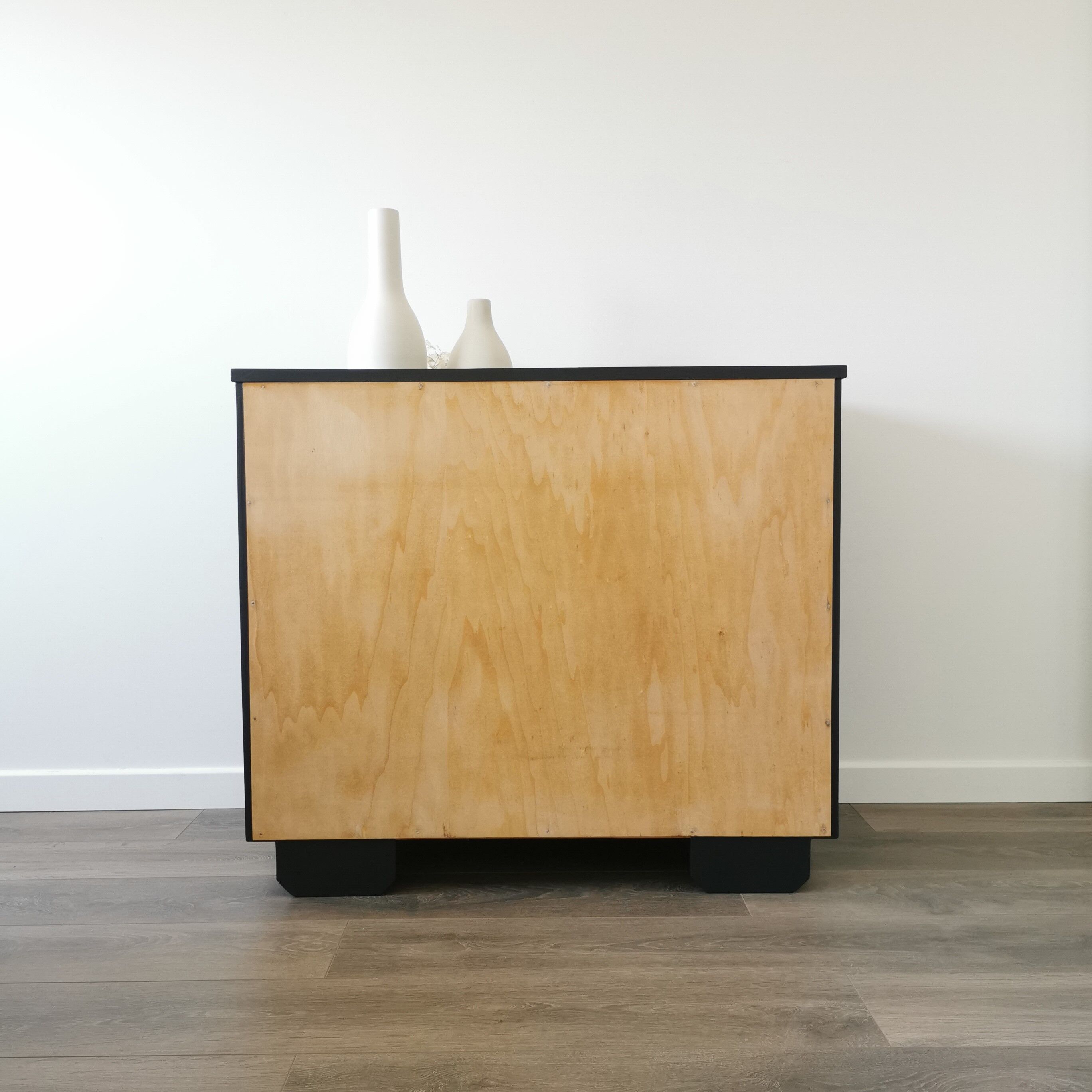 Art deco chest of drawers