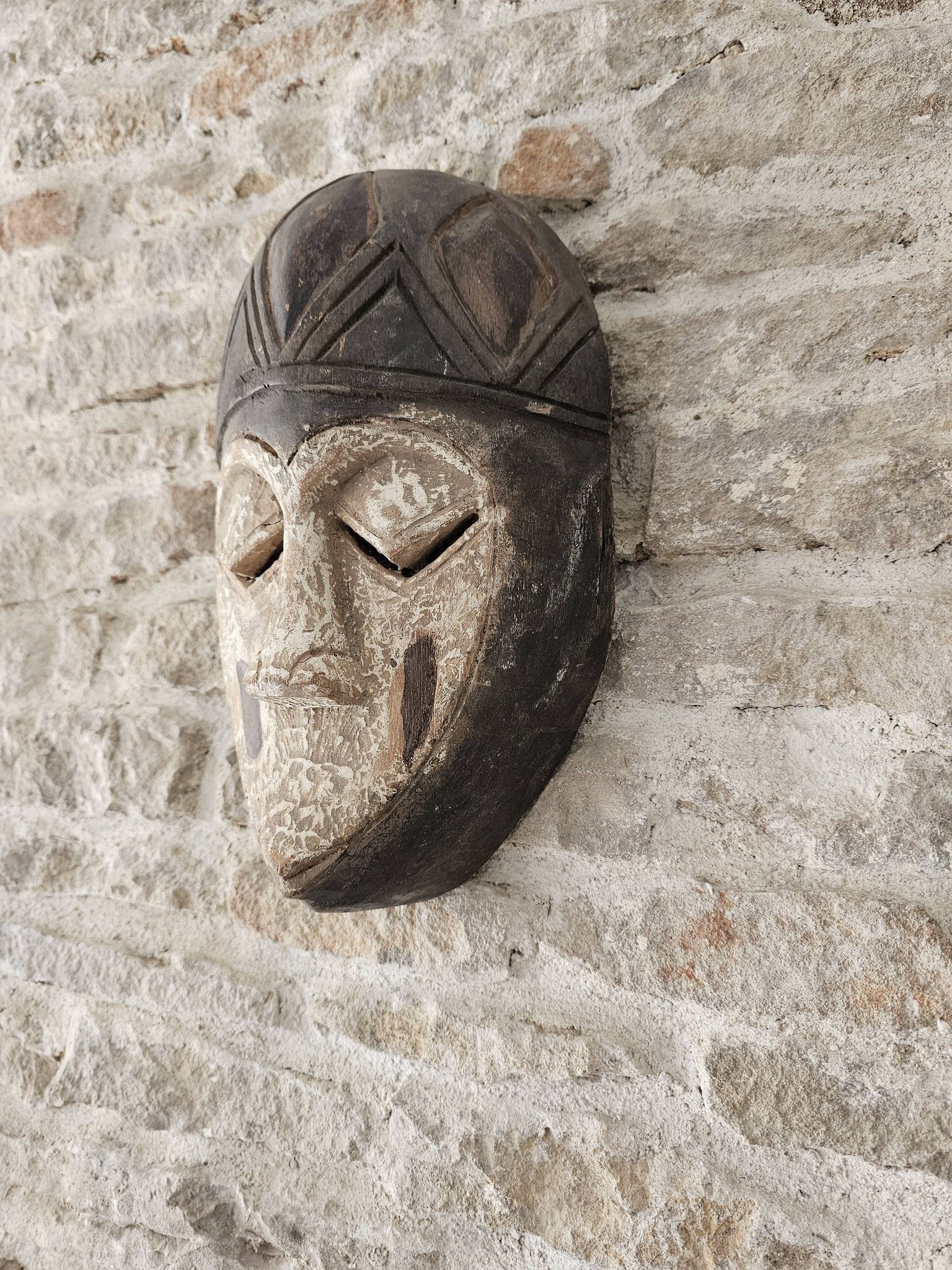 Ancient African mask (Tribe to be identified) Kwele Punu African tribal art