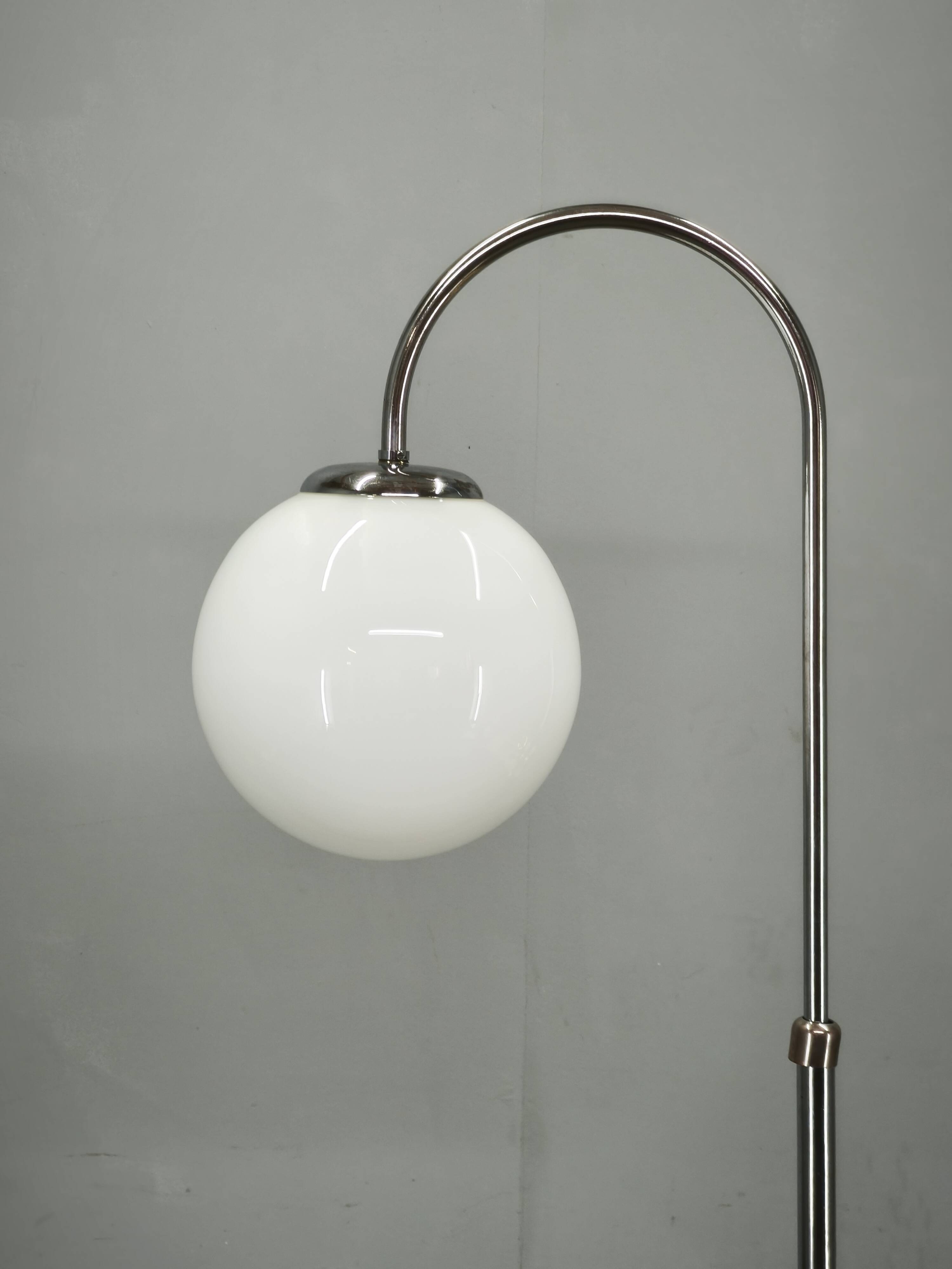 1940s Art Deco Chrome Floor Lamp with Opaline Globe and Side Table