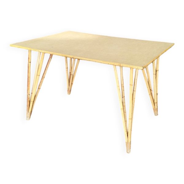 Table de salle à manger en rotin