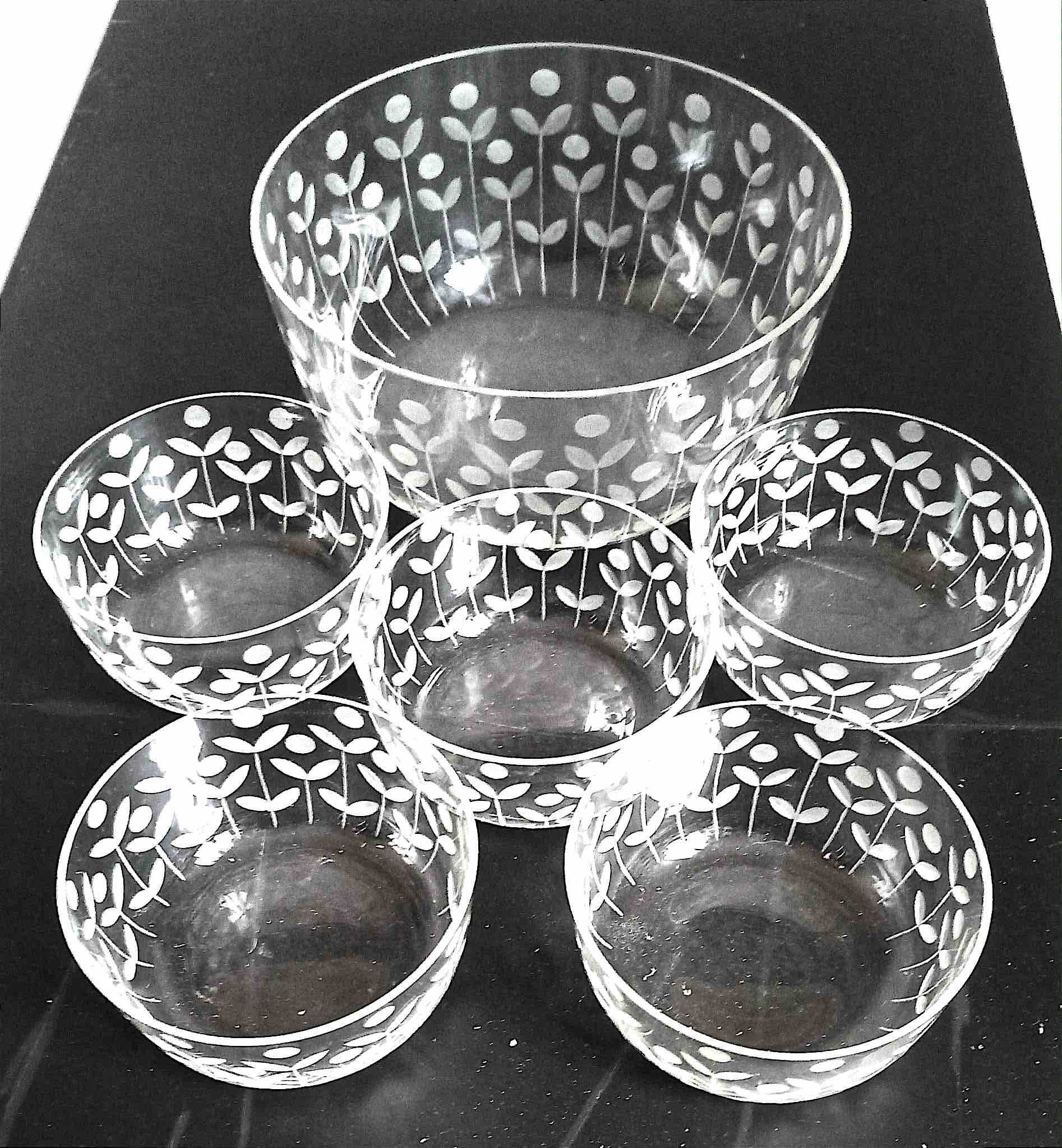 Salad bowl and 5 cut crystal cups from the 1950s.