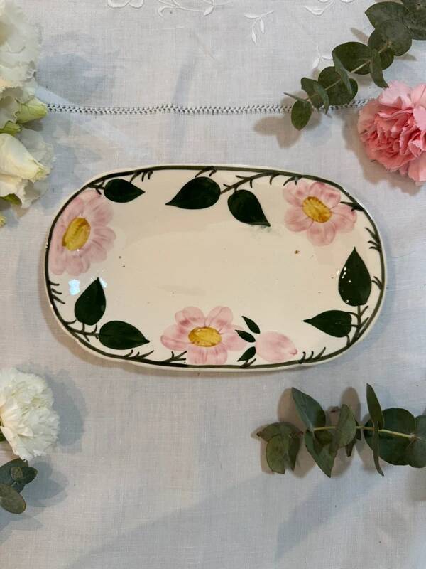 Villeroy vintage empty pocket tray