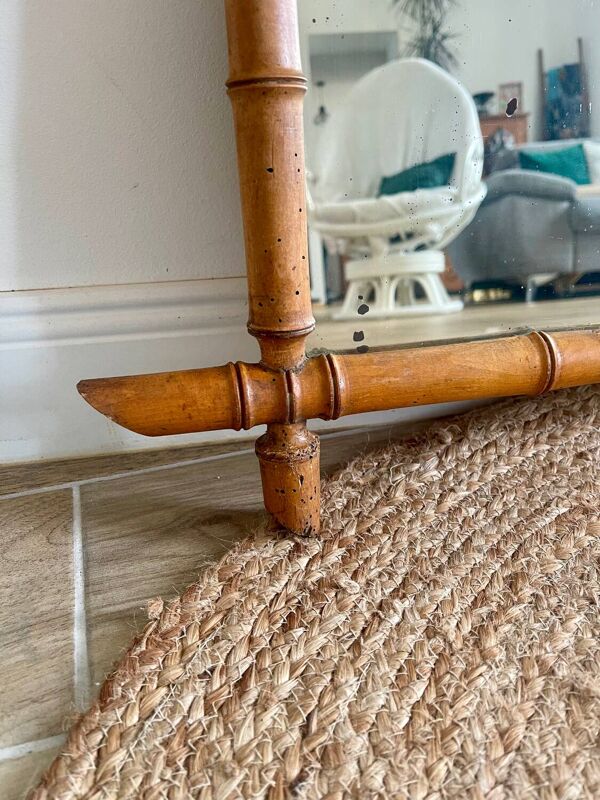 Miroir de barbier en bois tourné