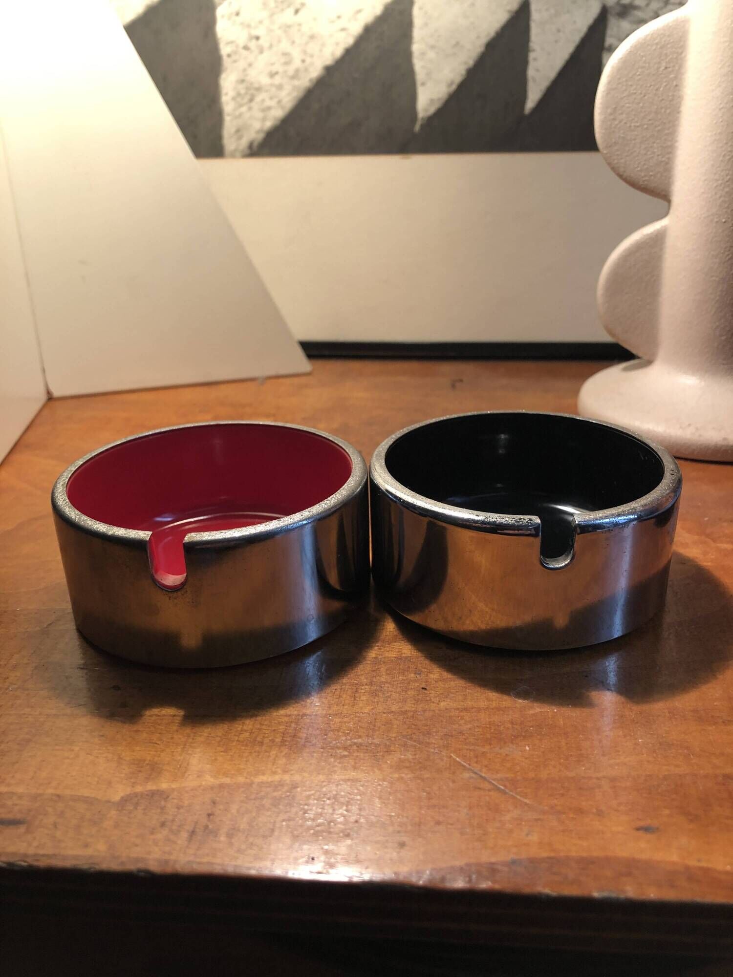 2 vintage ashtrays Isamu Kenmochi space age black and red Japan 1960