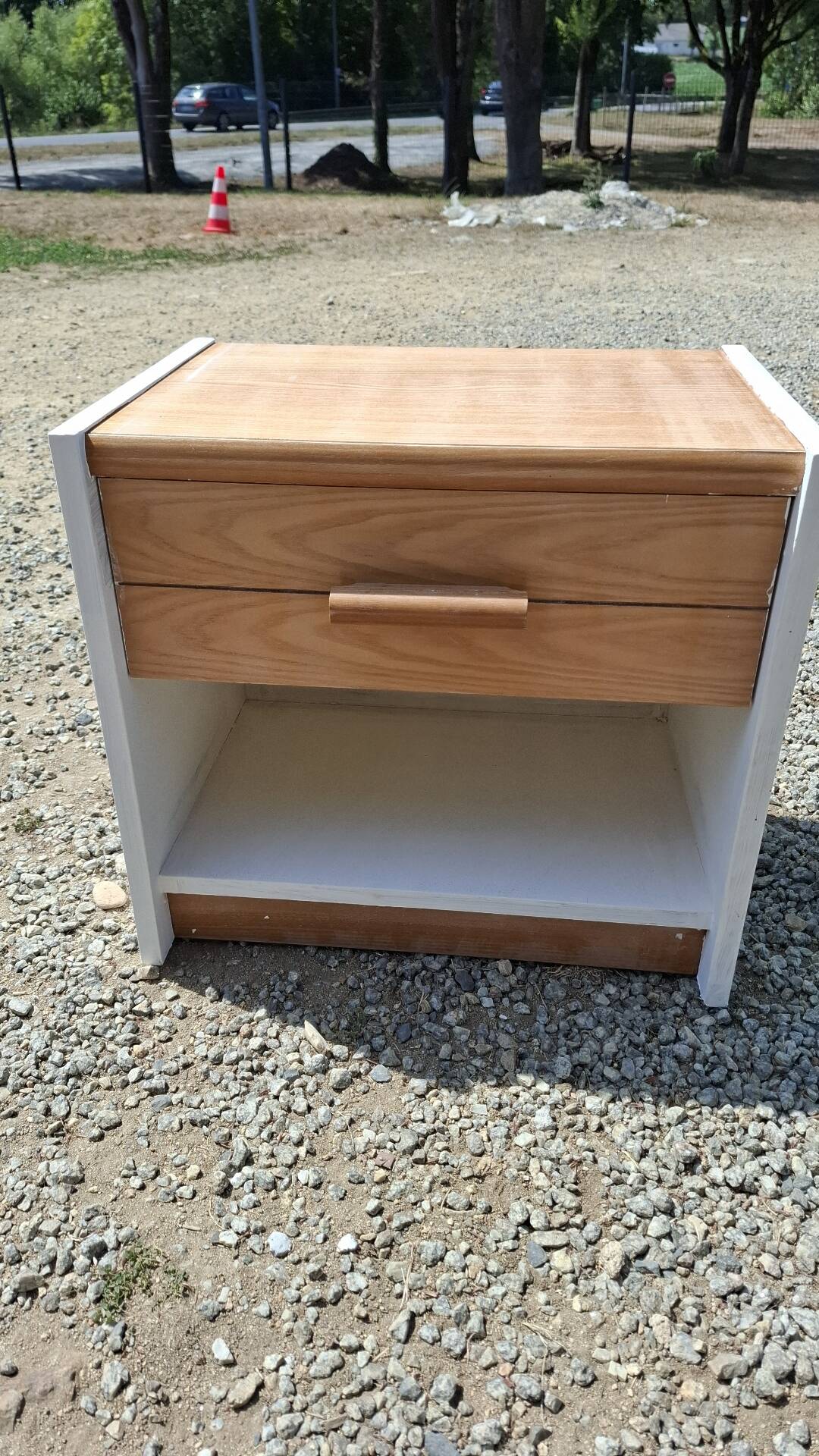 Table de chevet blanc et bois